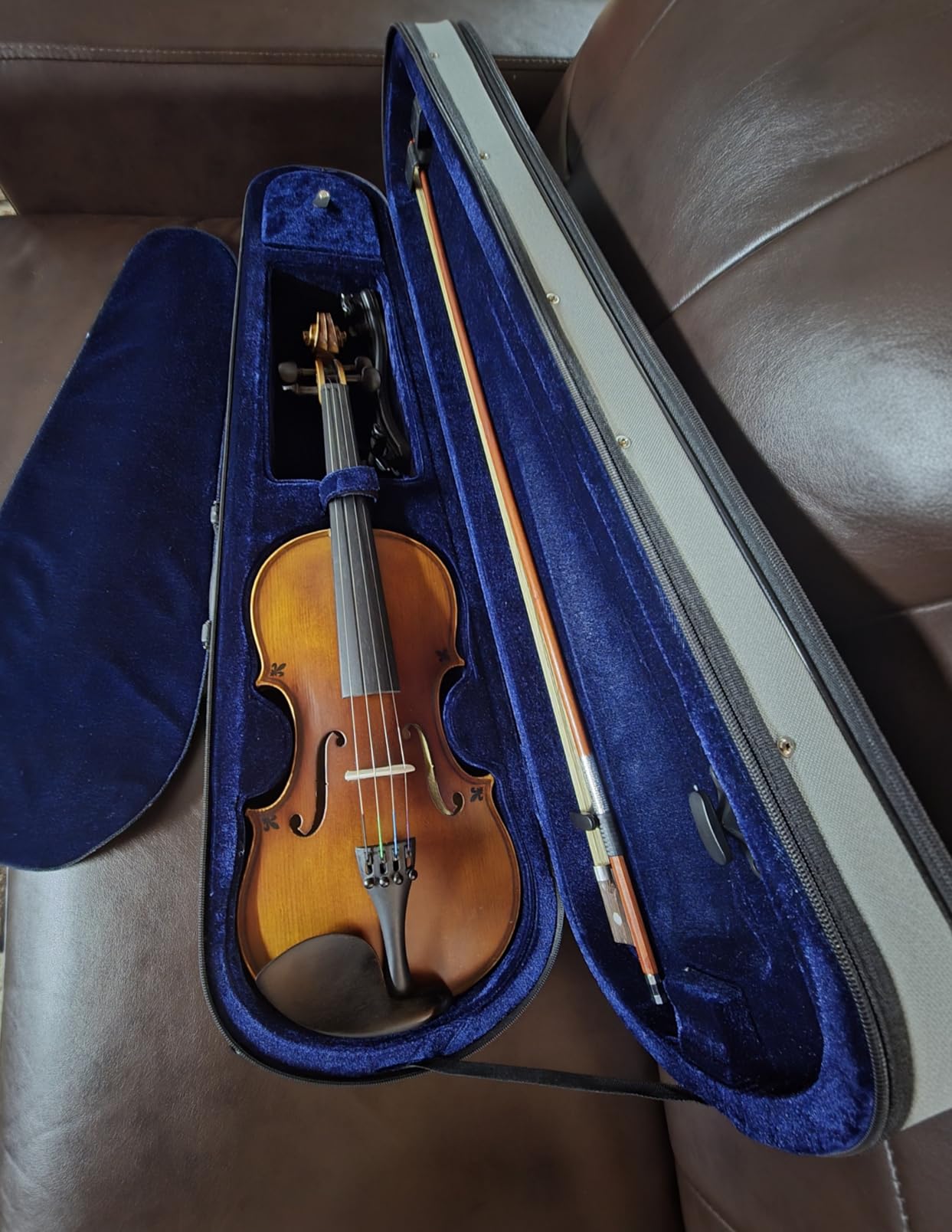 AKLOT Handcrafted Full Size Violin: Solid Wood Matte Fiddle, Acoustic Beginner 4/4 Violin Kit with Hard Case, Lesson Book, Bow, Shoulder Rest, Extra Strings, Tuner, Fretboard Stickers (VRT-AmiCS) customer photo 1