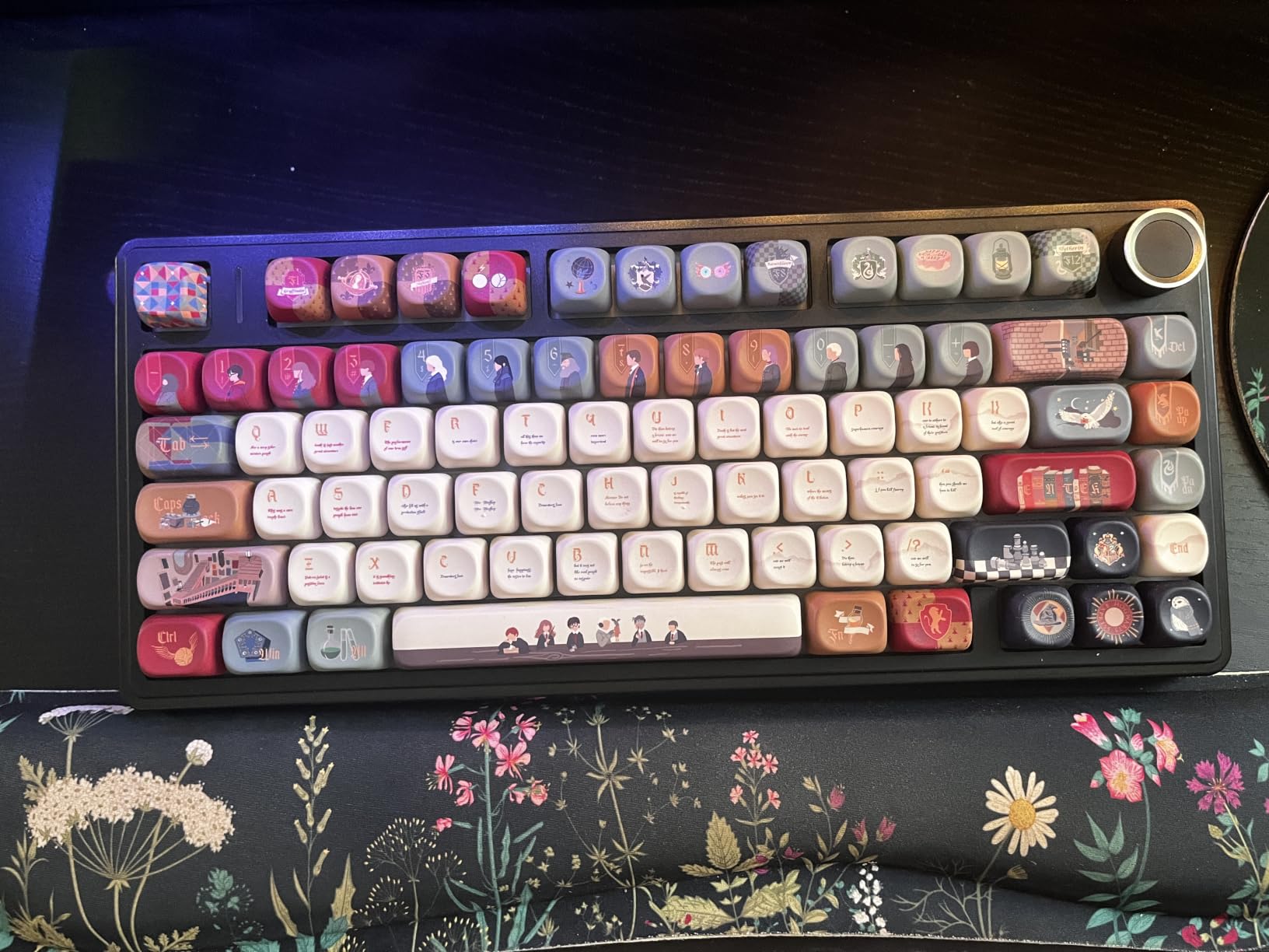 AULA F75 75% Wireless Mechanical Keyboard, Hot Swappable Creamy Keyboard, Pre-lubed Linear Switches, 2.4GHz/Type-C/BT5.0, RGB Backlit Gaming Keyboards(White&Brown) customer photo 2