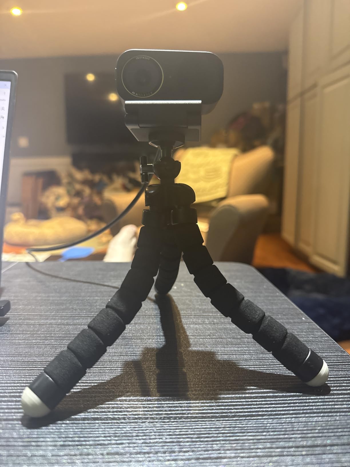 Insta360 Link 2C Pro – 4K Webcam for PC/Mac, 1/1.3” Sensor, Low-Light, Auto Framing, HDR, Directional Noise-Canceling Mics, Supports Stream Deck, Zoom, Teams, Twitch for Streaming or Meetings customer photo 2