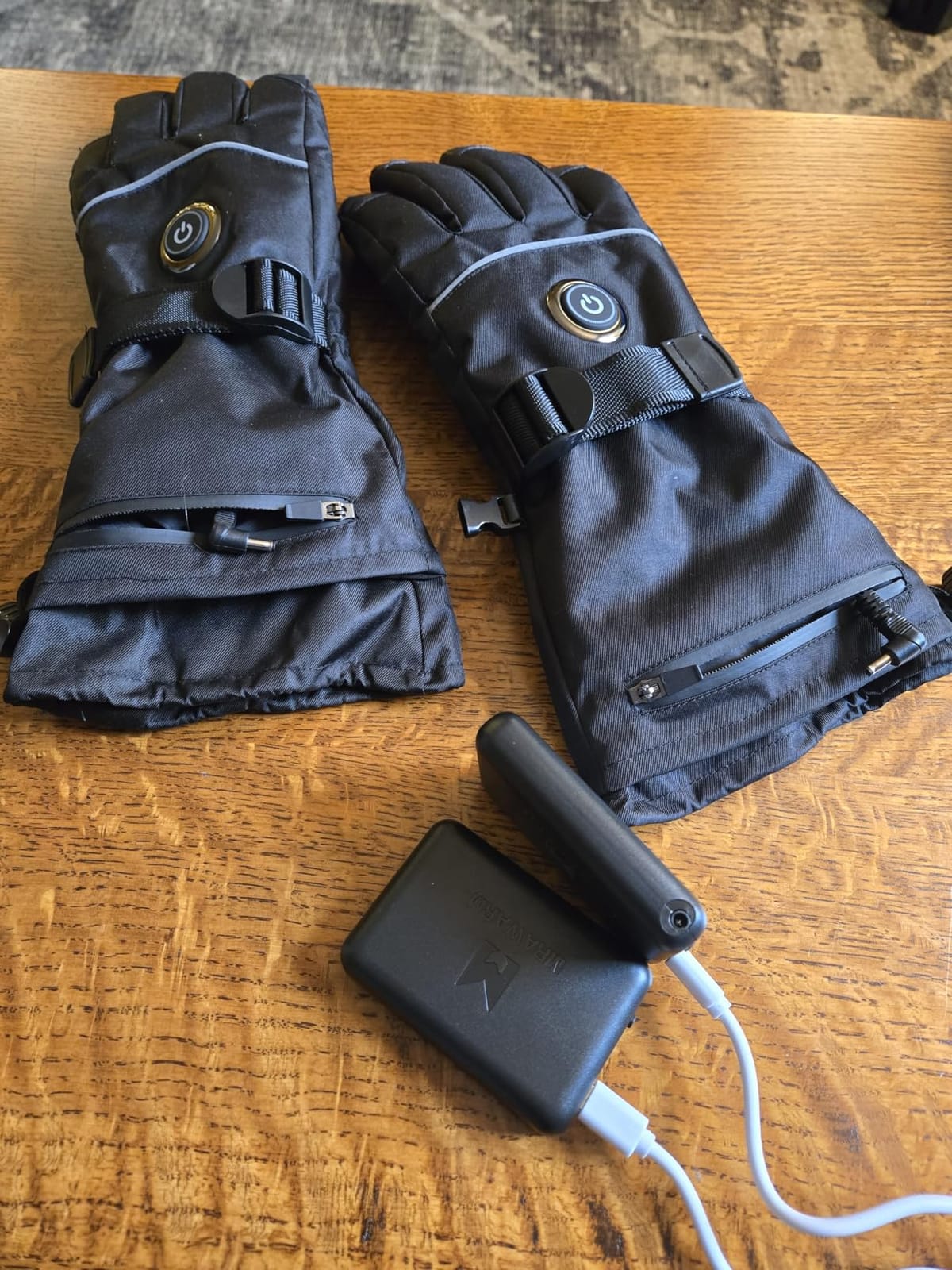 Heated Gloves, 5V 6000mAh Rechargeable Heated Gloves for Men Women, Waterproof & Upgrade Non-Slip Electric Heating Glove for Motorcycling, Hunting, Skiing, Outdoor Work customer photo 2