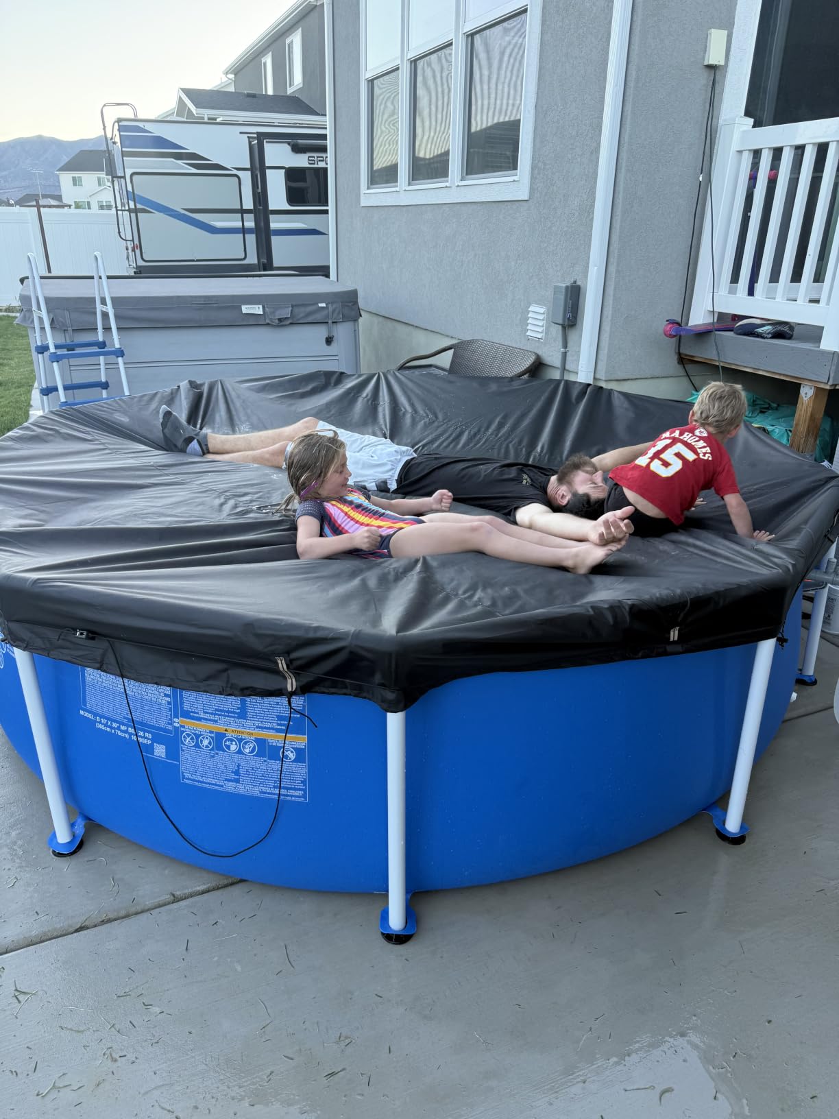 QH.HOME 8 ft Round Pool Cover,8ft Stock Tank Pool Cover - [Ultimate Windproof & Tear-Resistant Fabric], Blocks Leaves & Sun, Windproof Snug Fit with Drawstring & Weight Rings customer photo 2
