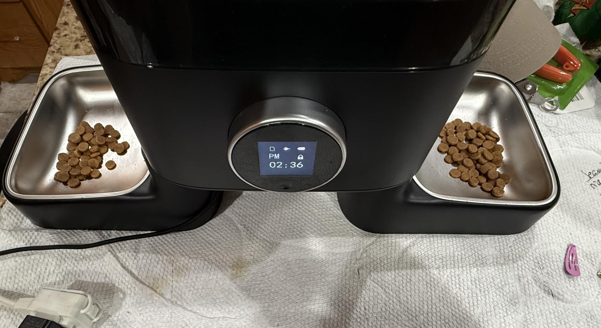 oneisall Automatic Cat Feeder with Camera for 2 Cats Pets, 20 Cups/5L customer photo 1