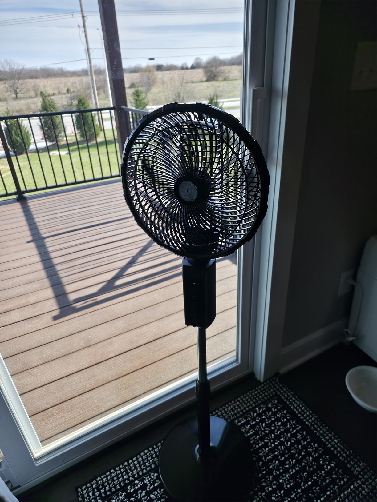 ATEngeus Outdoor Misting Fan 20000mAh Up to 21H Running Time, 12-Inch outdoor Oscillating Fan for Patios, 2 In 1 Pedestal & Tabletop Cooling Fan with Mister, Corded & Cordless, 7 Speeds, Remote, Timer customer photo 2