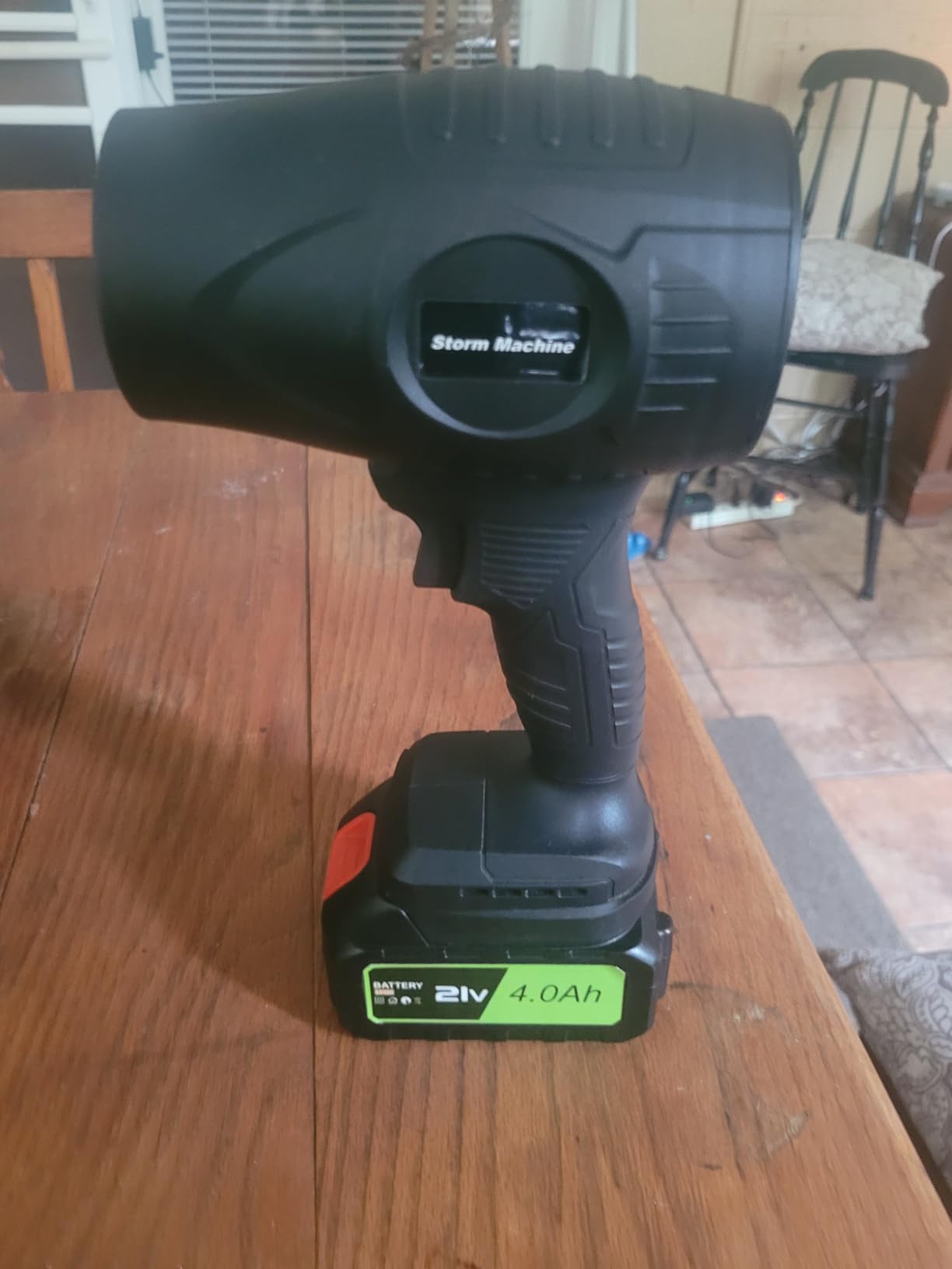 YUQUESEN Cordless Leaf Blower, 980,000 RPM Handheld Leaf Blower with 2 Batteries & Charger, Lightweight Leaf Blowers for Patio, Lawn, Leaves, Dust - Bright Green customer photo 2