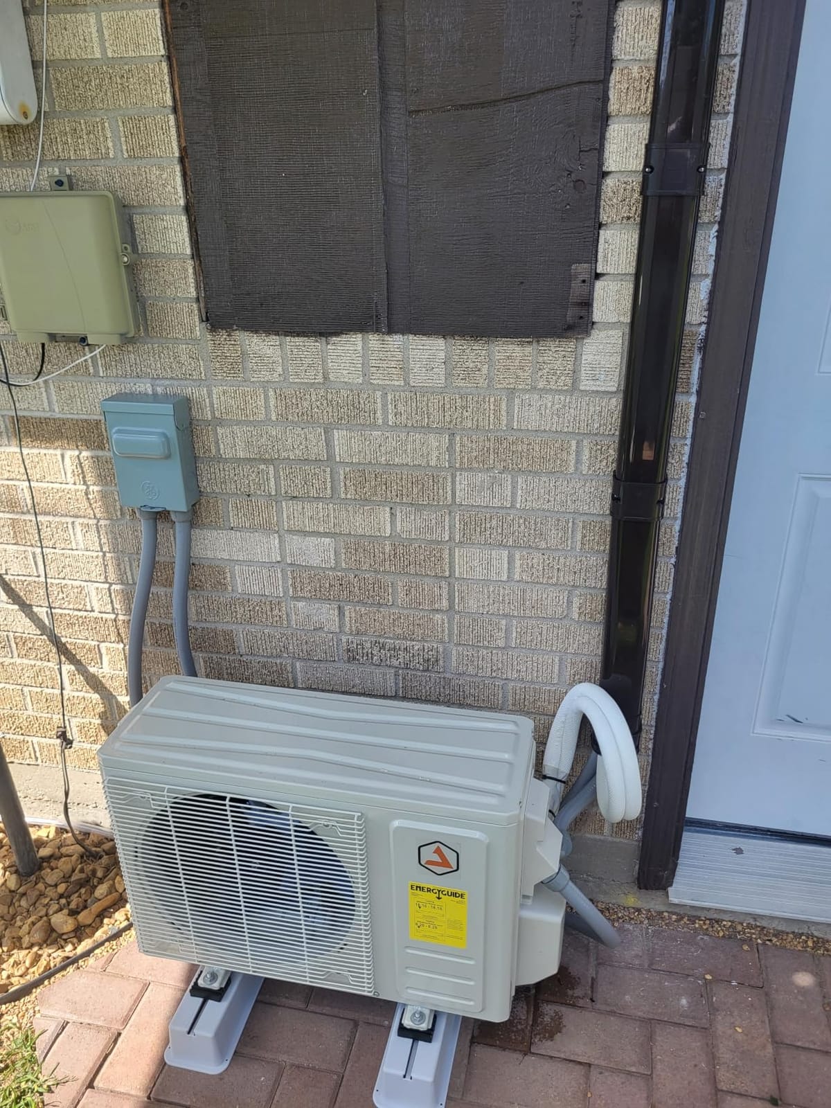 Albott 12,000 BTU Mini Split Air Conditioner and Heater SEER2 18, 115V customer photo 2