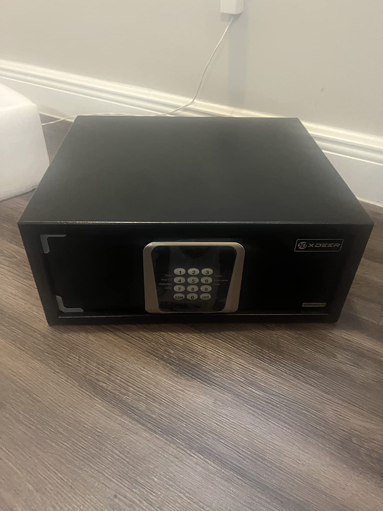 XDeer 𝟑𝟑 𝐋𝐁 Hotel Safe 1.39 Cubic Feet Home Safe customer photo 1