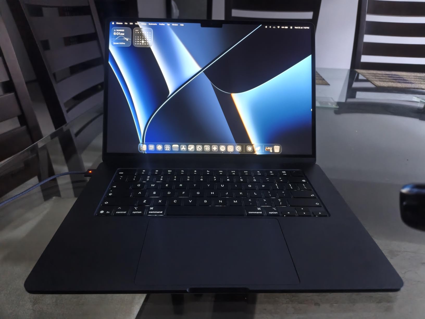Apple 2026 MacBook Air 15-inch Laptop with M5 chip: Built for AI, 15.3-inch Liquid Retina Display, 16GB Unified Memory, 512GB SSD, 12MP Center Stage Camera, Touch ID, Wi-Fi 7; Silver customer photo 2