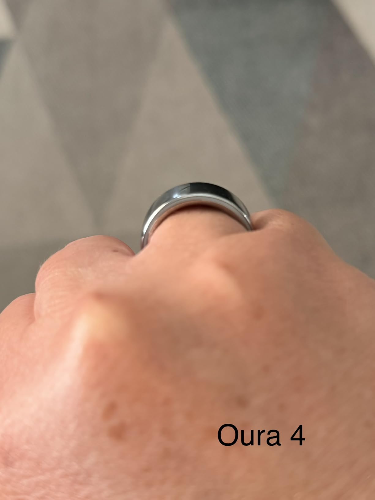 Oura Ring 5 Smart Ring - Silver - Size 9 - Fitness & Sleep Tracker | World’s Smallest Smart Ring, Activity, Women's Health, AI Advisor, 1 Week Battery Life, IP68 Waterproof, Size Before You Buy customer photo 2
