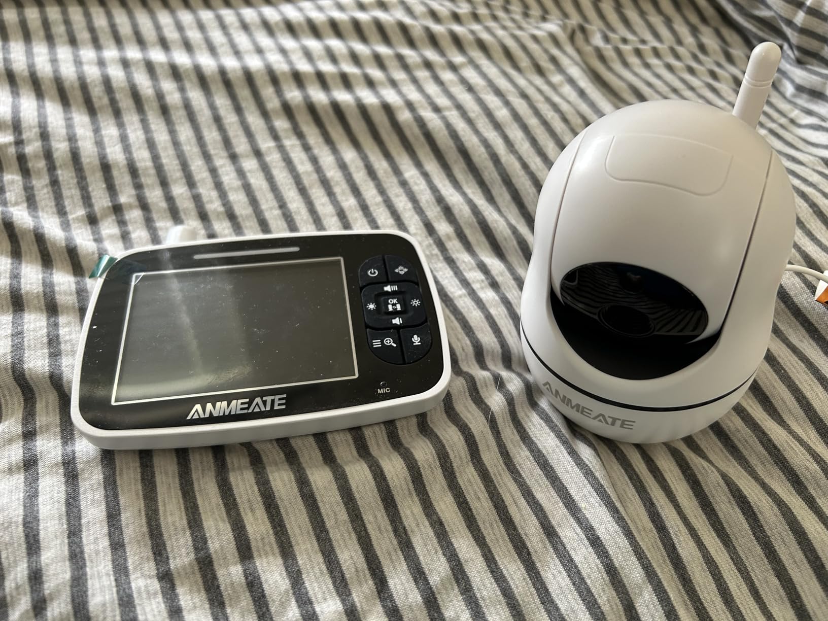 ANMEATE Large Display Video Baby Monitor with Camera and Audio customer photo 1