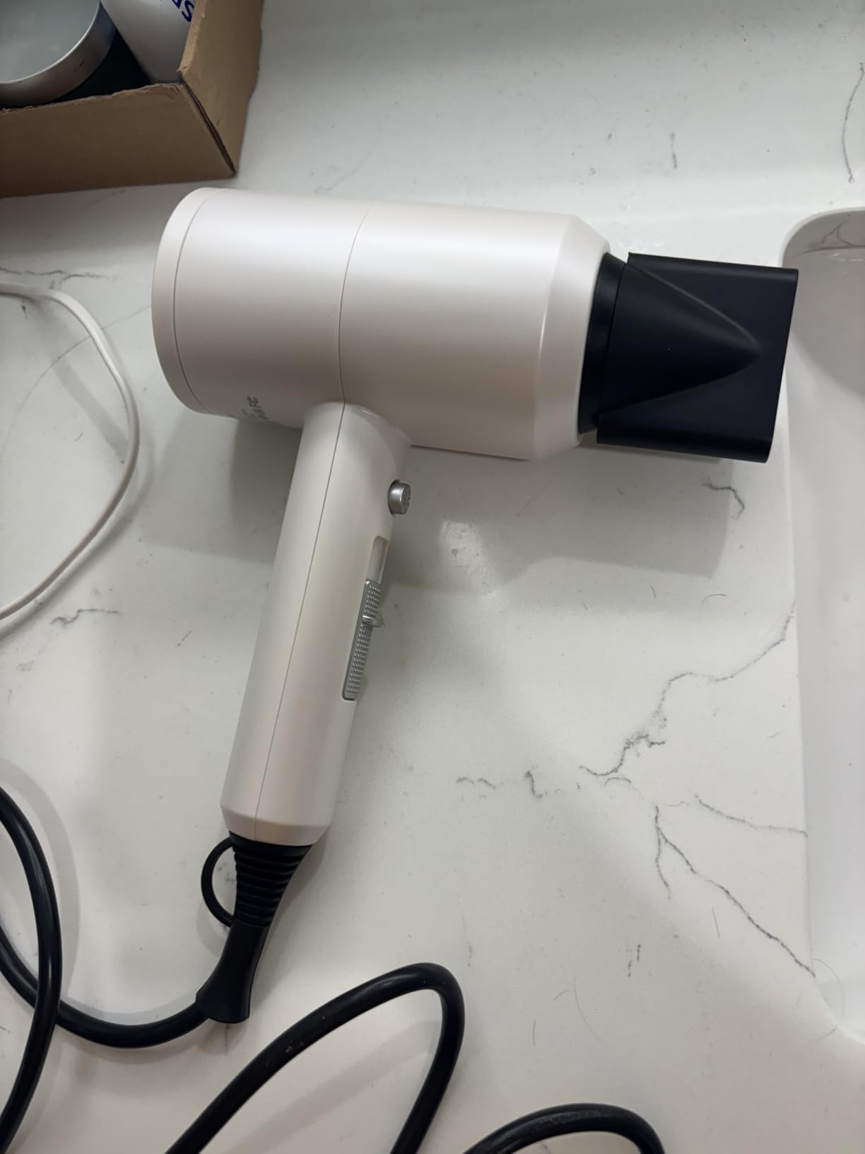 SHRATE Professional Ionic Hair Dryer with Diffuser & Nozzle | Low Noise customer photo 1