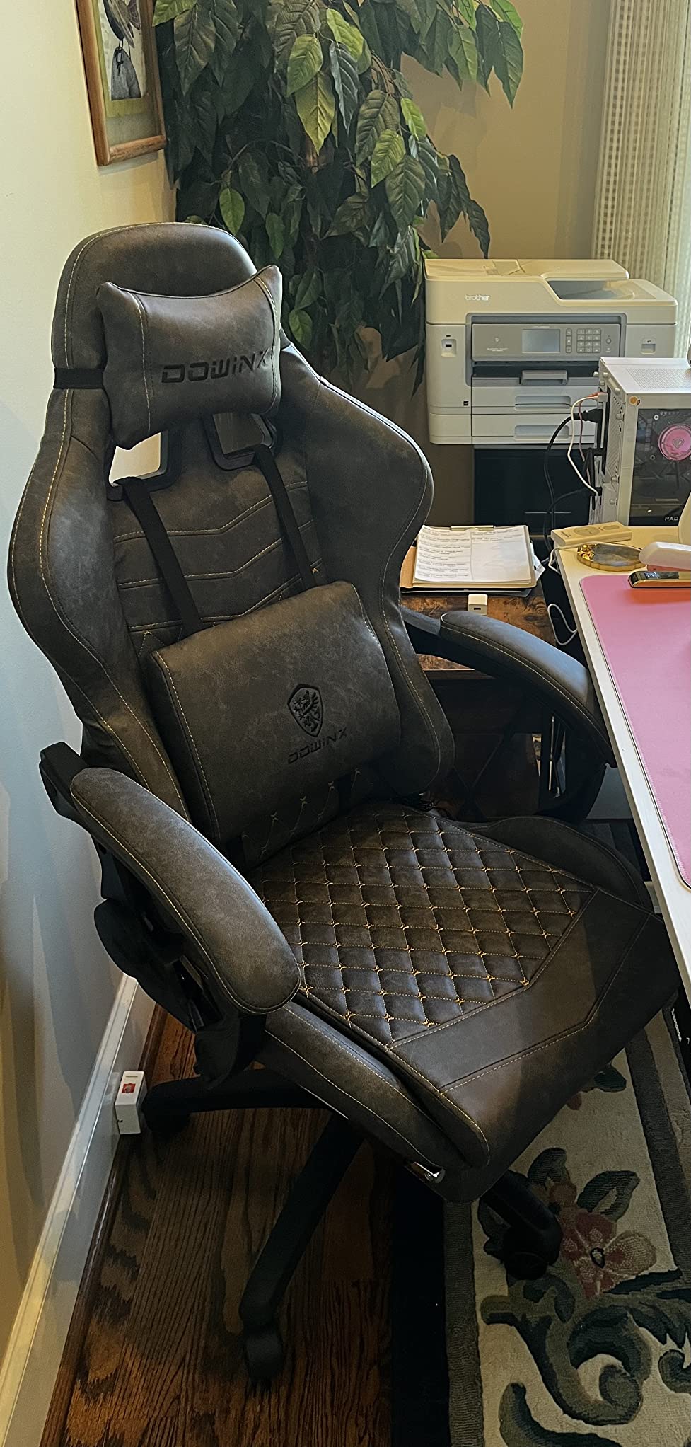 Dowinx Big and Tall Gaming Chair 400LBS, Ergonomic Computer Chair with Massage Lumbar Support & Footrest, High Back Comfortable Office & Gaming Chair with 4D Armrests, PU Leather, Black customer photo 1