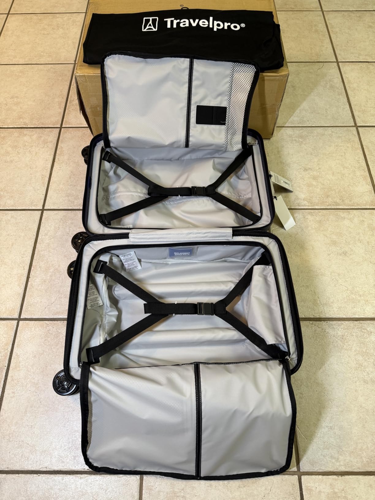 Travelpro Platinum Elite Hardside Checked Luggage Spinner, Black, 28-Inch customer photo 1