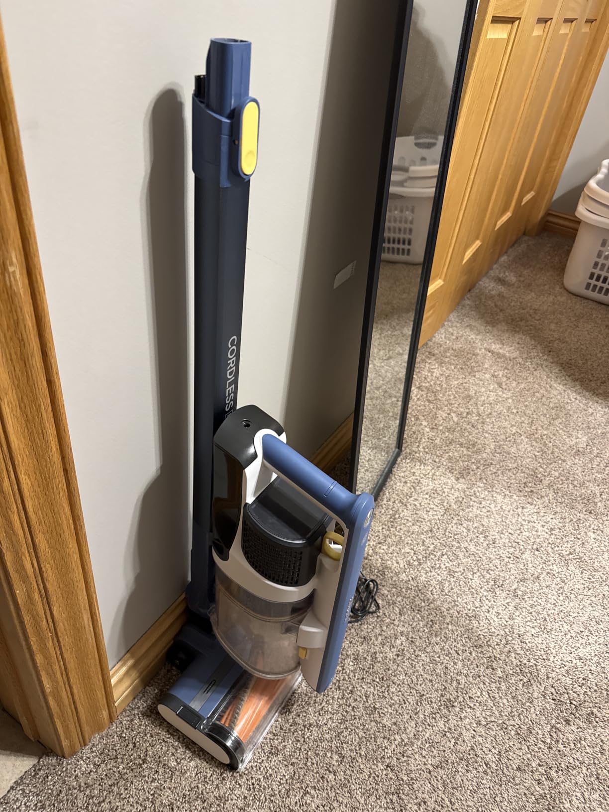 Shark Cordless Pet, Cordless Lightweight Stick Vacuum Cleaner, IY143H customer photo 1