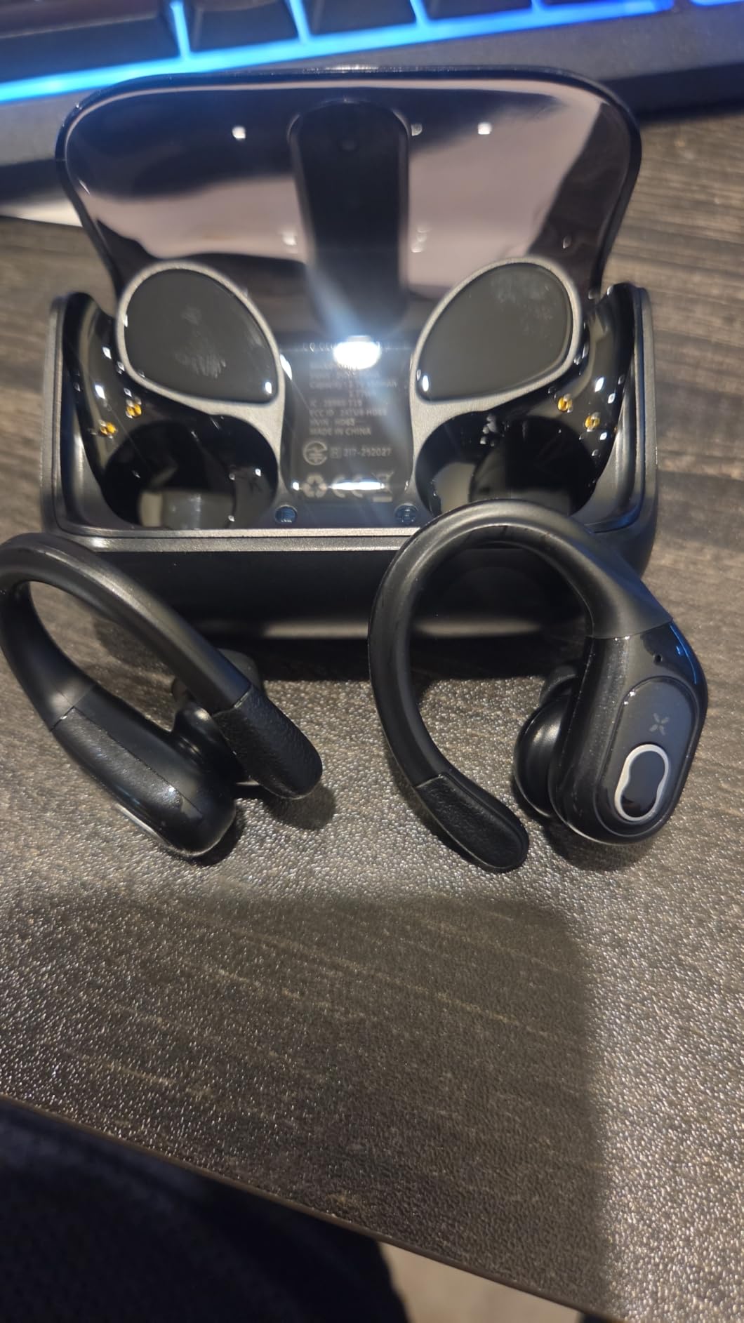 AI Real Time Translation Earbuds, Bluetooth 5.4 Translator Earphones, Black customer photo 1