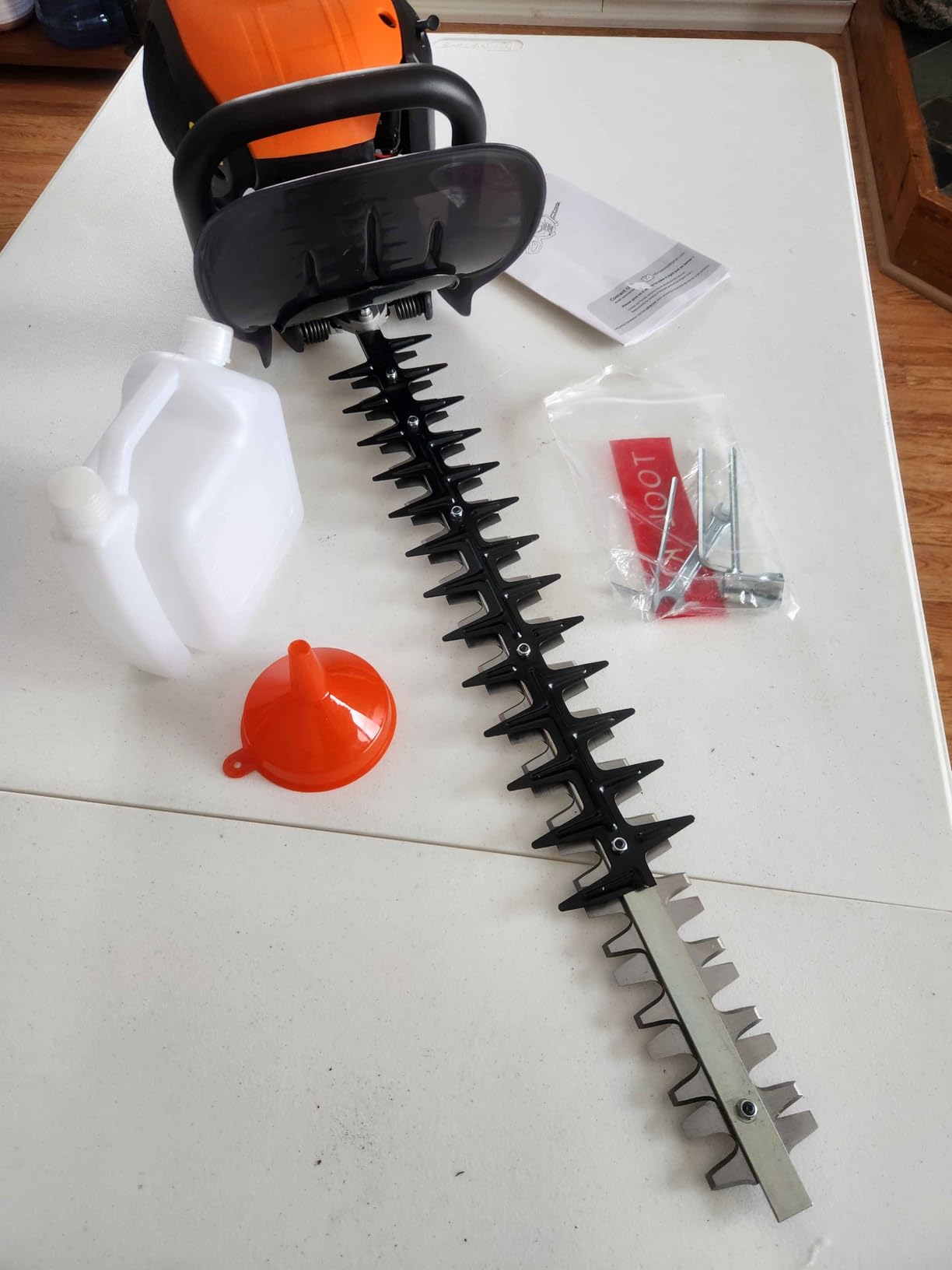 24-Inch 36cc 2 Cycle Gas Powered Dual Sided Hedge Trimmer (Red, 36cc) customer photo 2