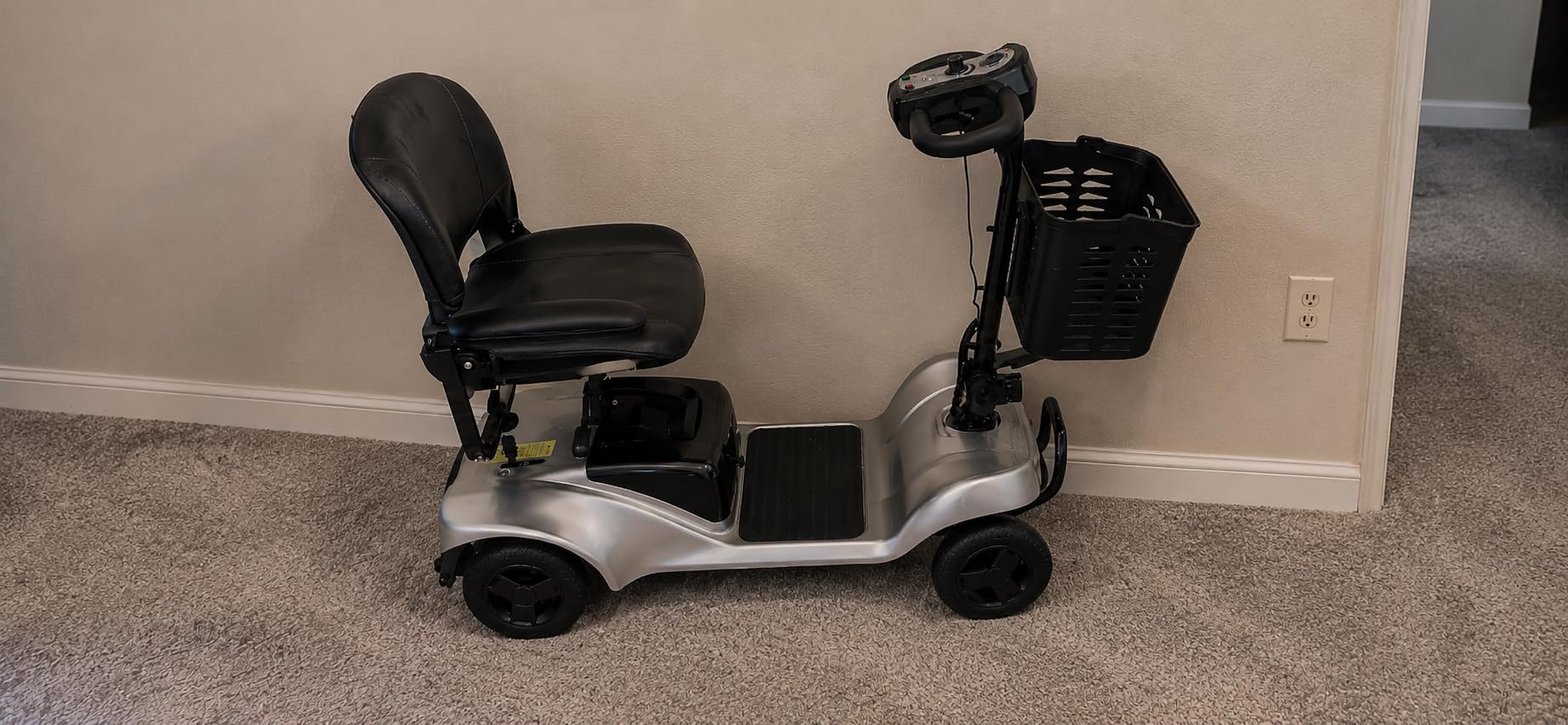 Mobility Scooter,Foldable,300 lbs Capacity,Travel & Daily Commute customer photo 1