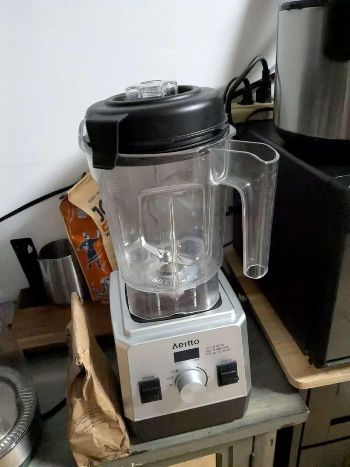 Aeitto Blenders for Kitchen with 68Oz. Large Capacity, 1800W Max Power Smoothie Blender, 3 Preset Programs & 7 Speeds, Professional Countertop Blender for Smoothies, Ice Crush, Generation 1 Silver customer photo 2