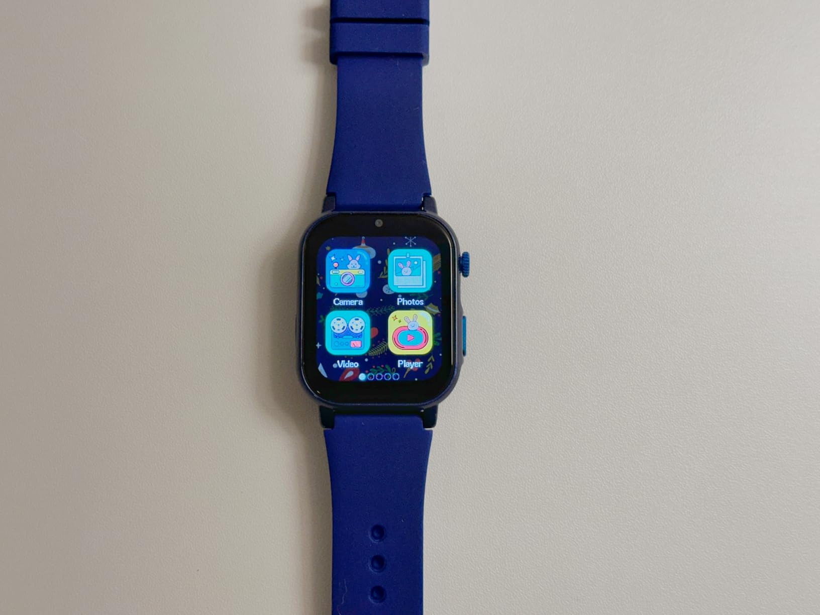4G Kids Smart Watch with GPS Tracker & Phone Call for Age 5-12,Tracking Smartwatch with SOS Calling, School Mode, Parental Controls, Video Call Voice Chat Camera Alarm Clock Flashlight Birthday Gifts customer photo 1