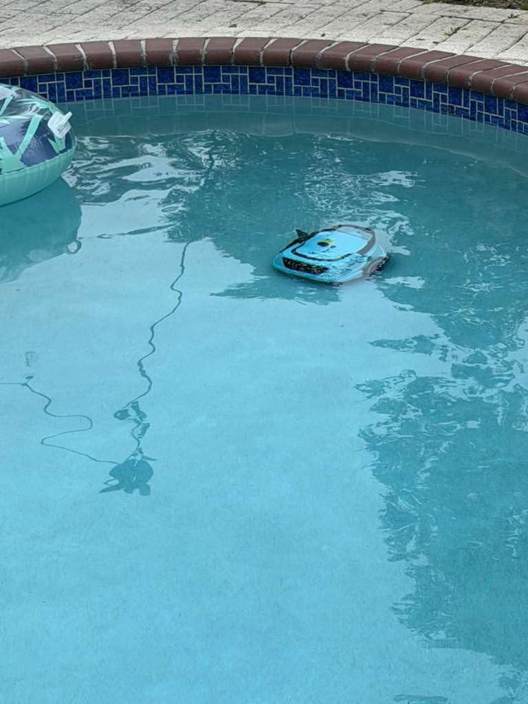 WINNY POOL CLEANER-A1 Cordless Robotic Above Ground Pool Vacuum(Black) customer photo 2