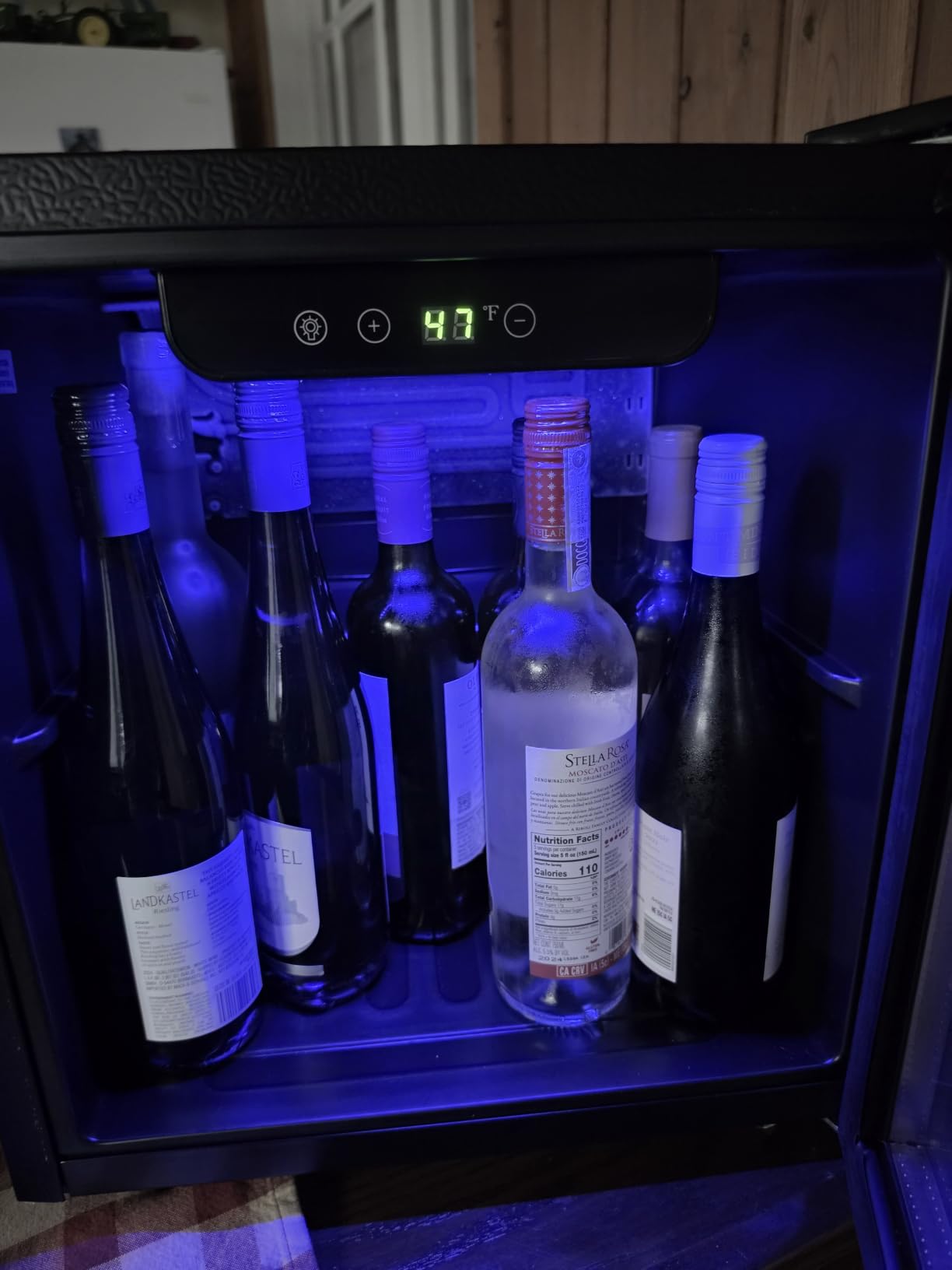 Antarctic Star Wine Cooler, 0.4 Cu. Ft. Portable Mini Wine fridge customer photo 1