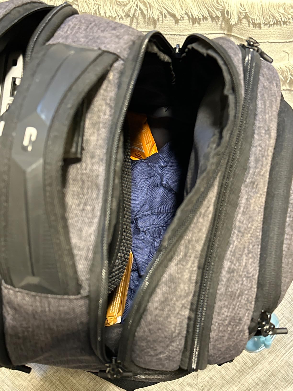 Cloudz Cozy Compact Airplane Travel Blanket for Your Flight, Car, Camping, Home or Comforting Warmth Anywhere! - Black customer photo 1