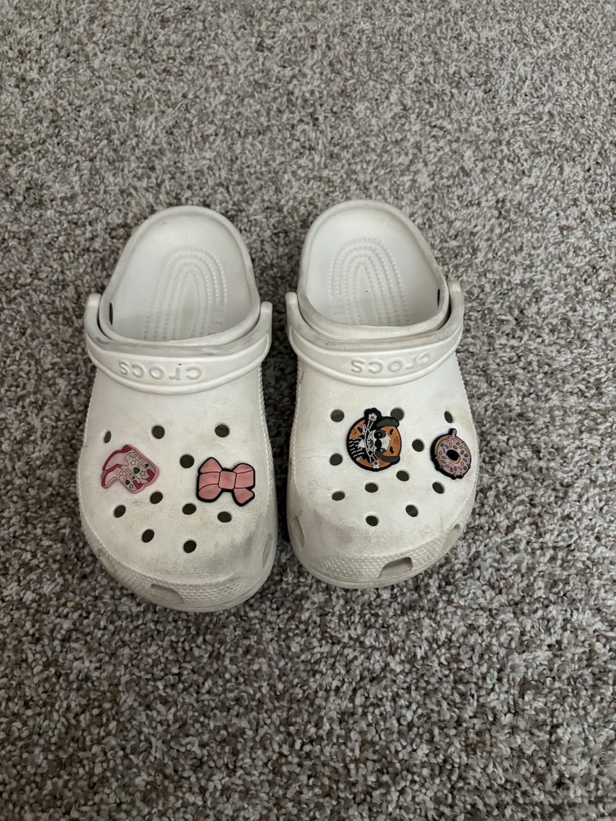 Crocs Unisex-Adult Classic Clog, Clogs for Women and Men customer photo 1