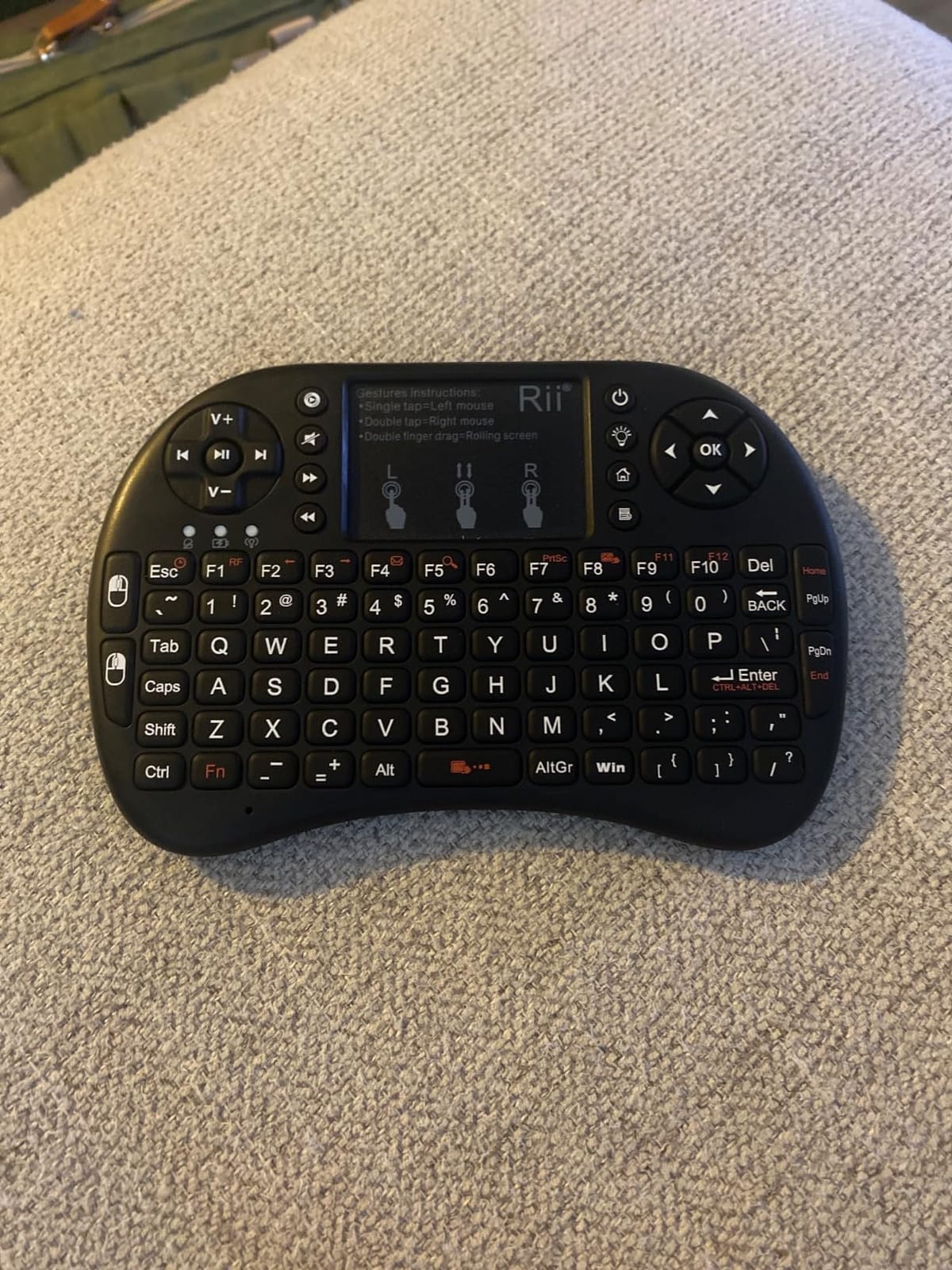 Rii 2.4GHz Mini Wireless Keyboard with Touchpad＆QWERTY Keyboard, Backlit Portable with Remote Control for Laptop/PC/Tablets/Windows/Mac/TV/Xbox/PS3/Raspberry Pi .(Black) customer photo 2