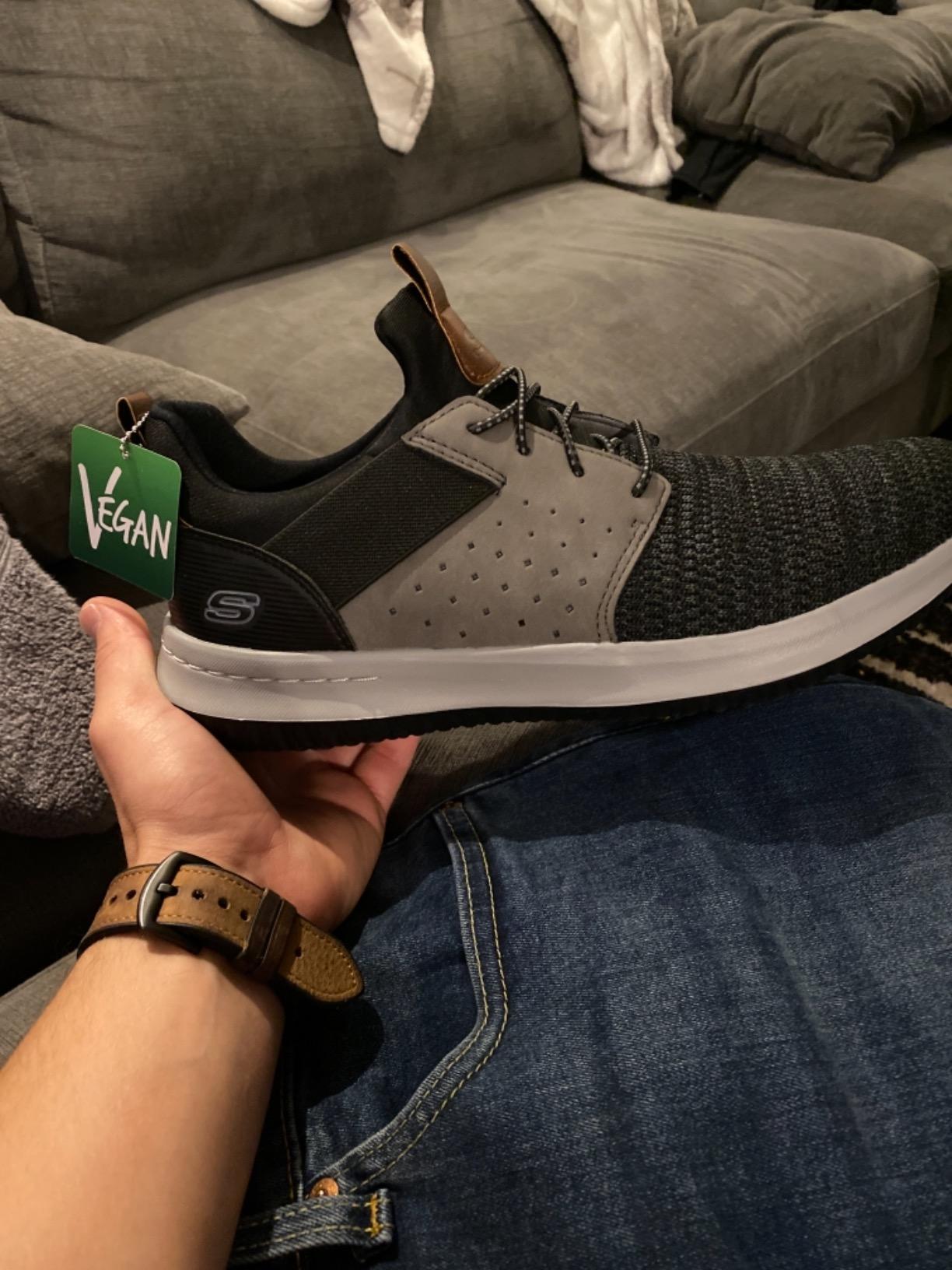 Skechers USA Men's Expressed-Derest Fashion Sneaker customer photo 2