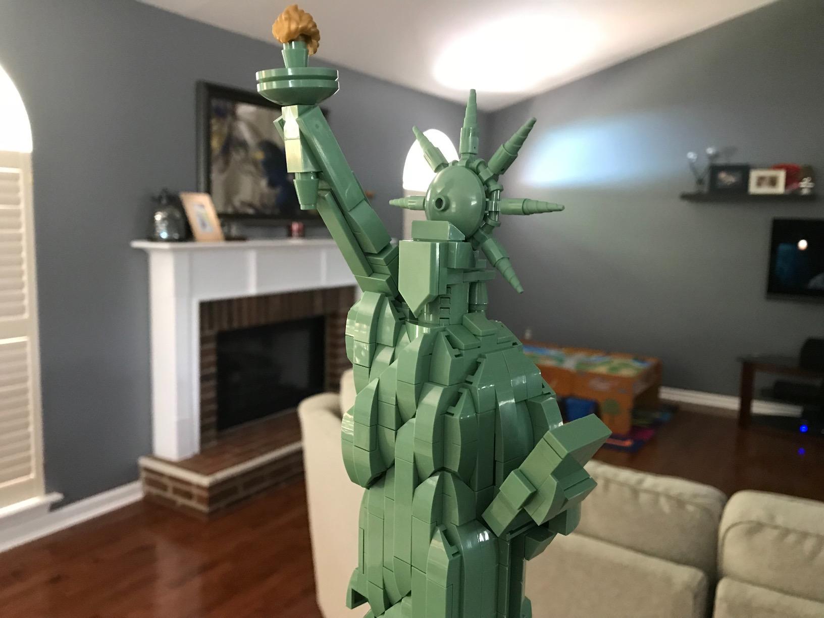 LEGO Architecture Statue of Liberty Model Building Set - Collectible New York City Souvenir, Creative Home Décor or Office Centerpiece, Great Gift Idea for Adults and Teens, 21042 customer photo 2