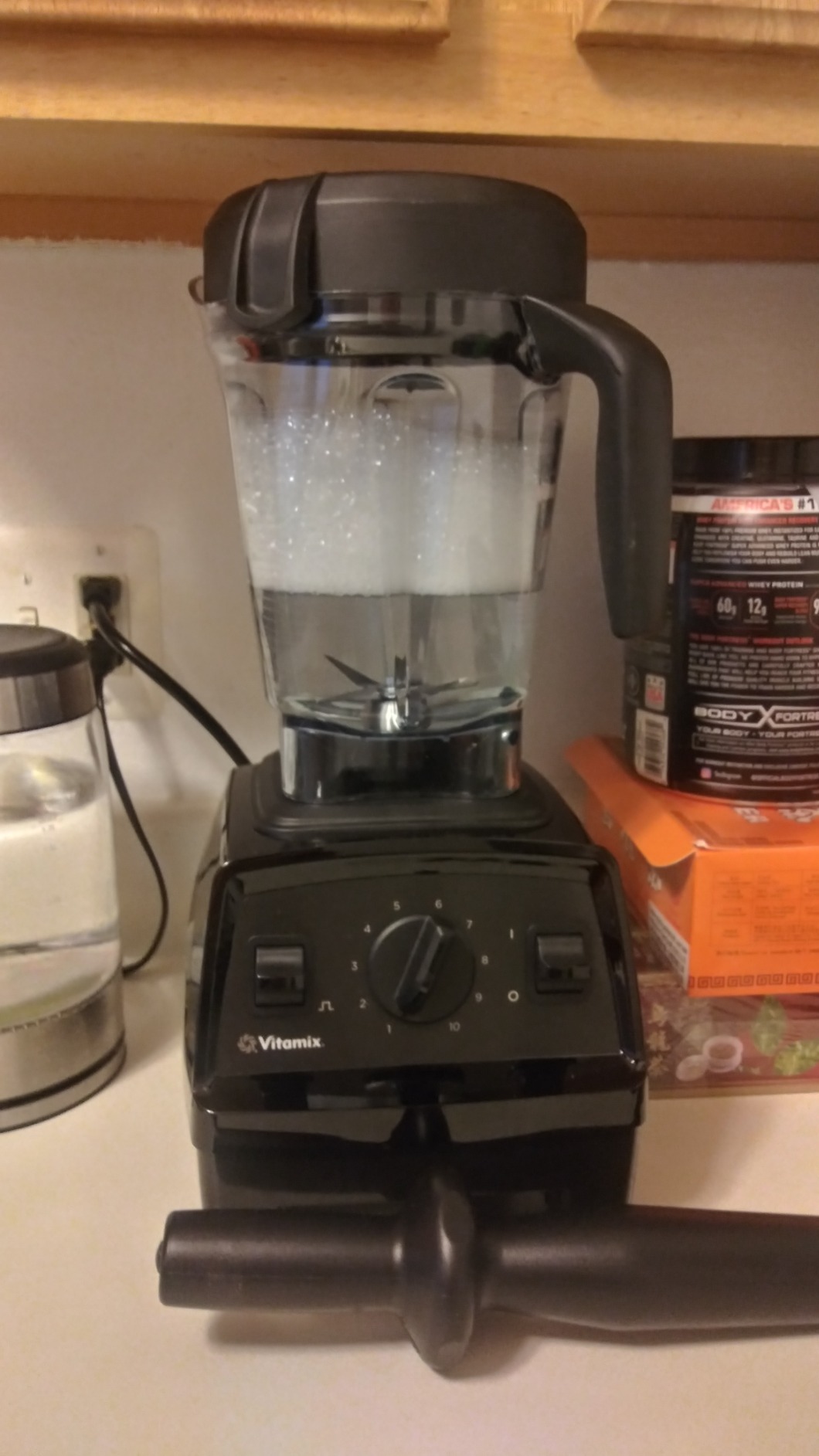 Vitamix Explorian Blender, Professional-Grade, 64 oz. Low-Profile Container, Black - 65542 (Renewed Premium) customer photo 1