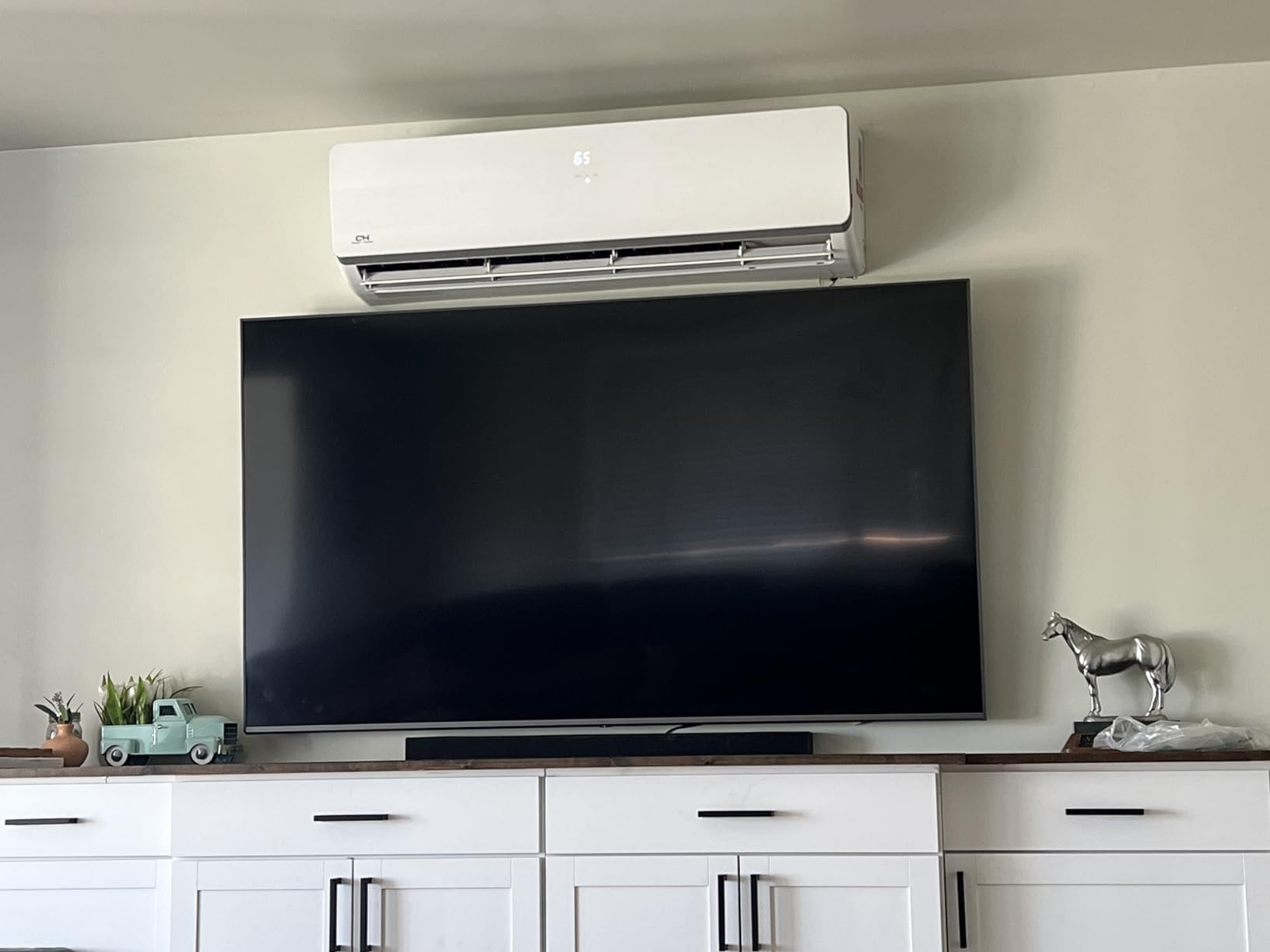 Cooper & Hunter 24,000 BTU 230V Hyper Heat Mini Split, 22.3 SEER2 customer photo 2