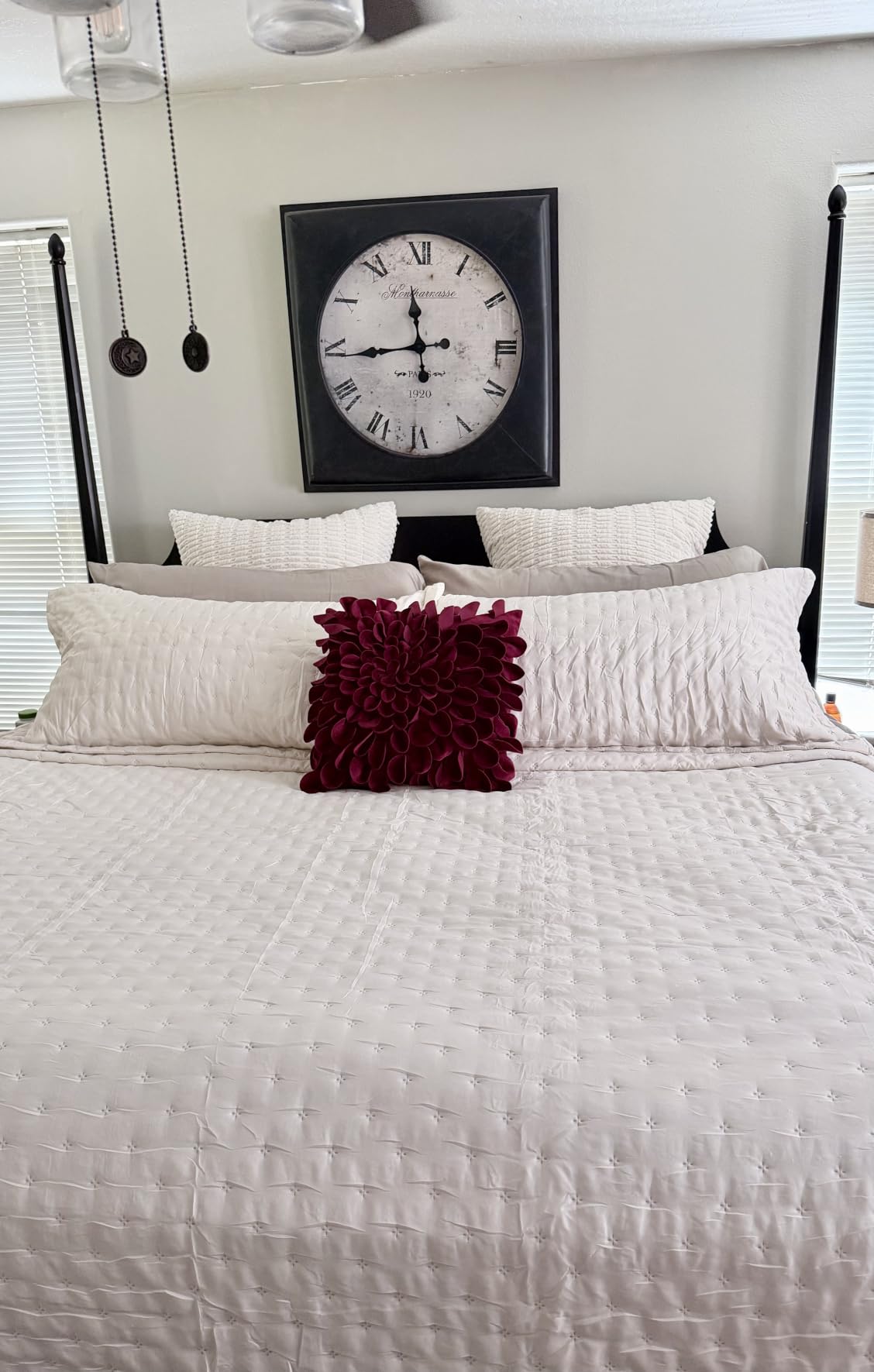 JOLLYVOGUE Pillows Standard Size Set of 2, Cooling and Firm Pillows with Oeko-Tex Certified Down Alternative Filling for Side, Back, and Stomach Sleepers, Hotel Collection customer photo 2