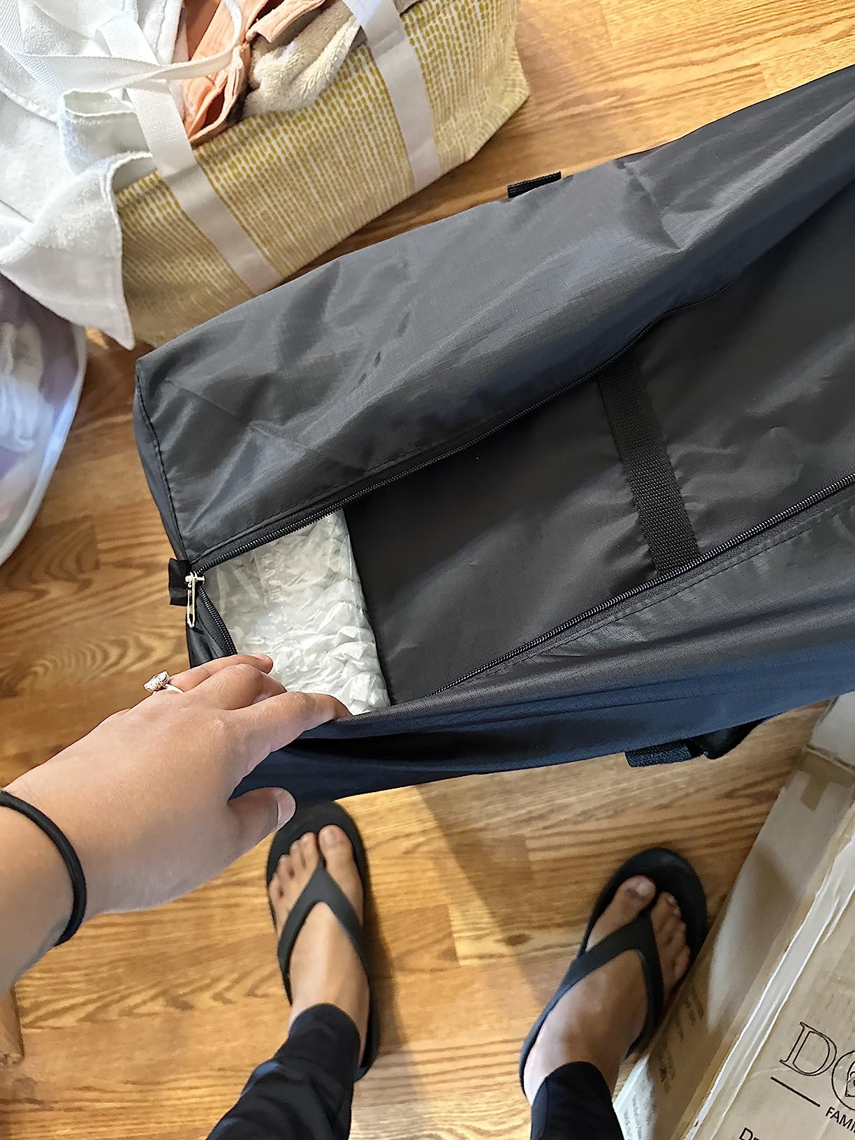 REDSEASONS Extra Large Duffle Bag Lightweight, 96L Travel Duffle Bag Foldable for Men Women, Black customer photo 2
