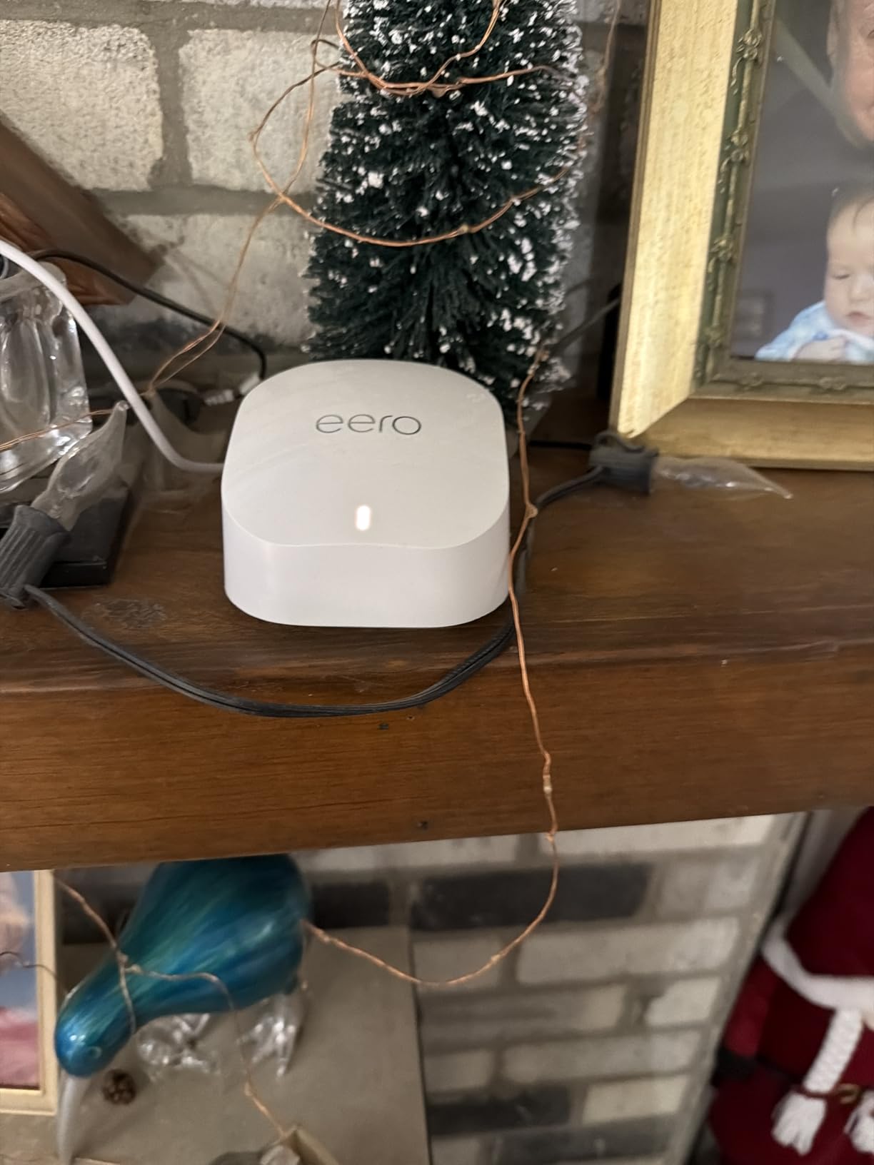 Like-New Amazon eero 6 mesh wifi add-on extender - Add up to 1,500 sq. ft. of Wi-Fi 6 coverage. Required eero mesh wifi system not included customer photo 2