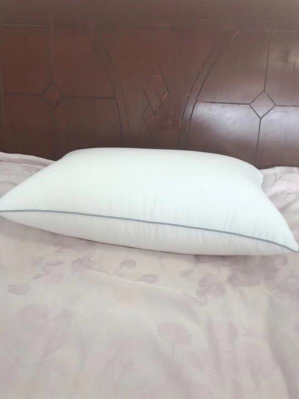 HIMOON Bed Pillows for Sleeping 2 Pack,Standard Size Cooling Pillows Set of 2,Top-end Microfiber Cover for Side Stomach Back Sleepers customer photo 1