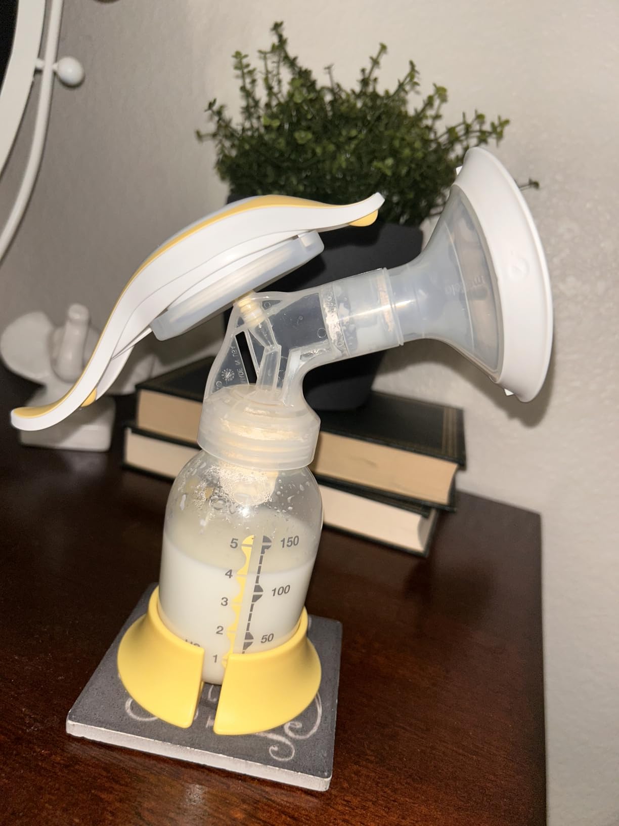 Medela Harmony Manual Breast Pump, On-the-Go, More Milk Output customer photo 2