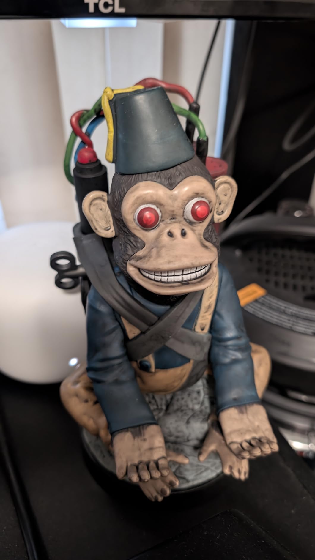 Exquisite Gaming: Call of Duty: Monkeybomb - Original Mobile Phone & Gaming Controller Holder, Device Stand, Cable Guys, Licensed Figure customer photo 1