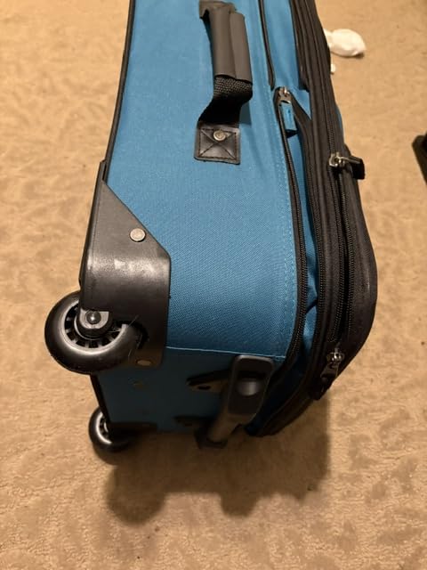 U.S. Traveler Rio Lightweight Softside Rolling Carry-on Suitcase, 2-Wheel Set, Teal customer photo 1