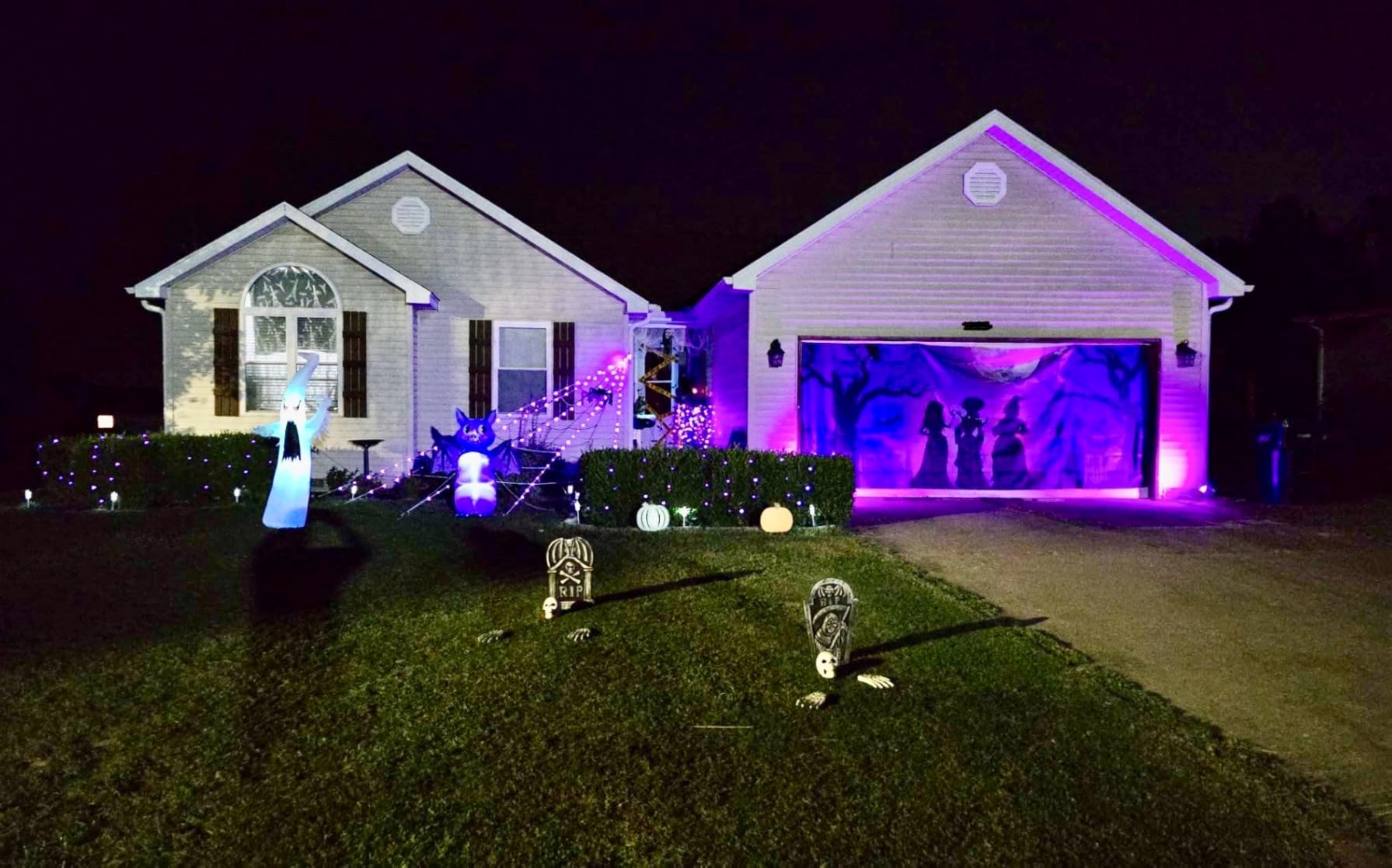 GOOSH 6 FT/12 FT Halloween Inflatables Ghost Outdoor Decorations Blow Up Yard Scary Red Eye Dimming Ghost with Built-in Colorful LEDs for Garden Lawn Indoor Party Decor customer photo 2