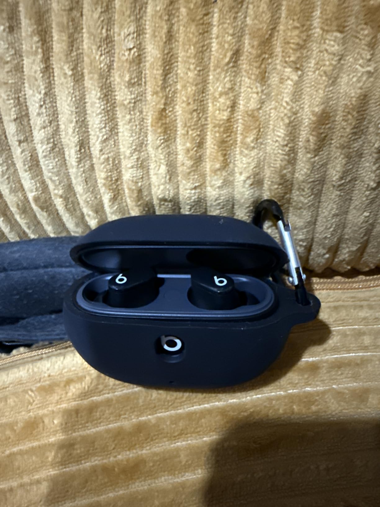 Beats Studio Buds Totally Wireless Noise Cancelling Earphones - Black (Renewed) customer photo 1