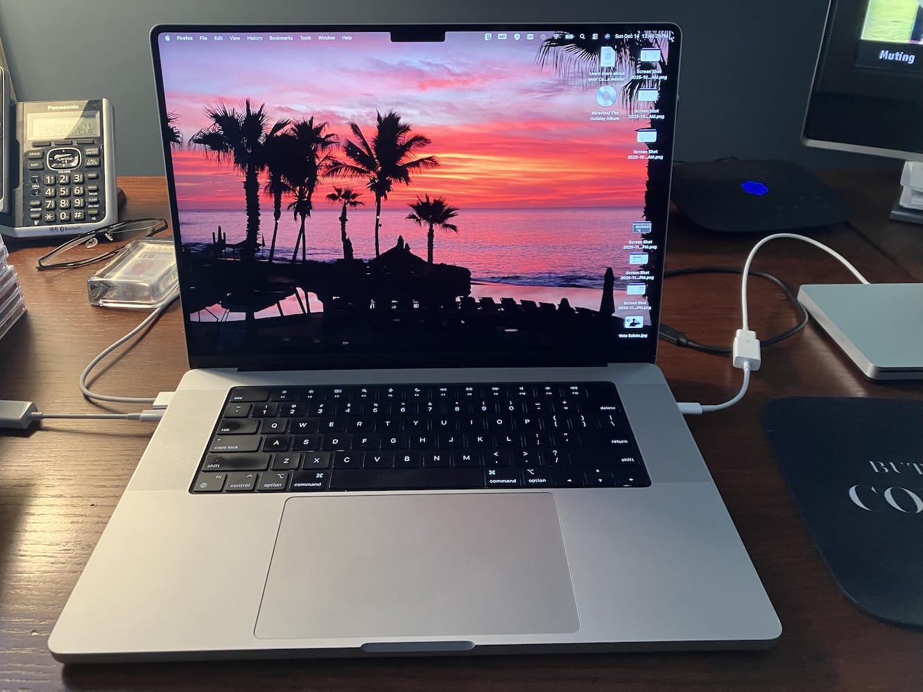 Apple MacBook Pro Late 2021 with Apple M1 Pro chip (16-inch, 16GB RAM, 512GB SSD) Space Gray (Renewed) customer photo 2