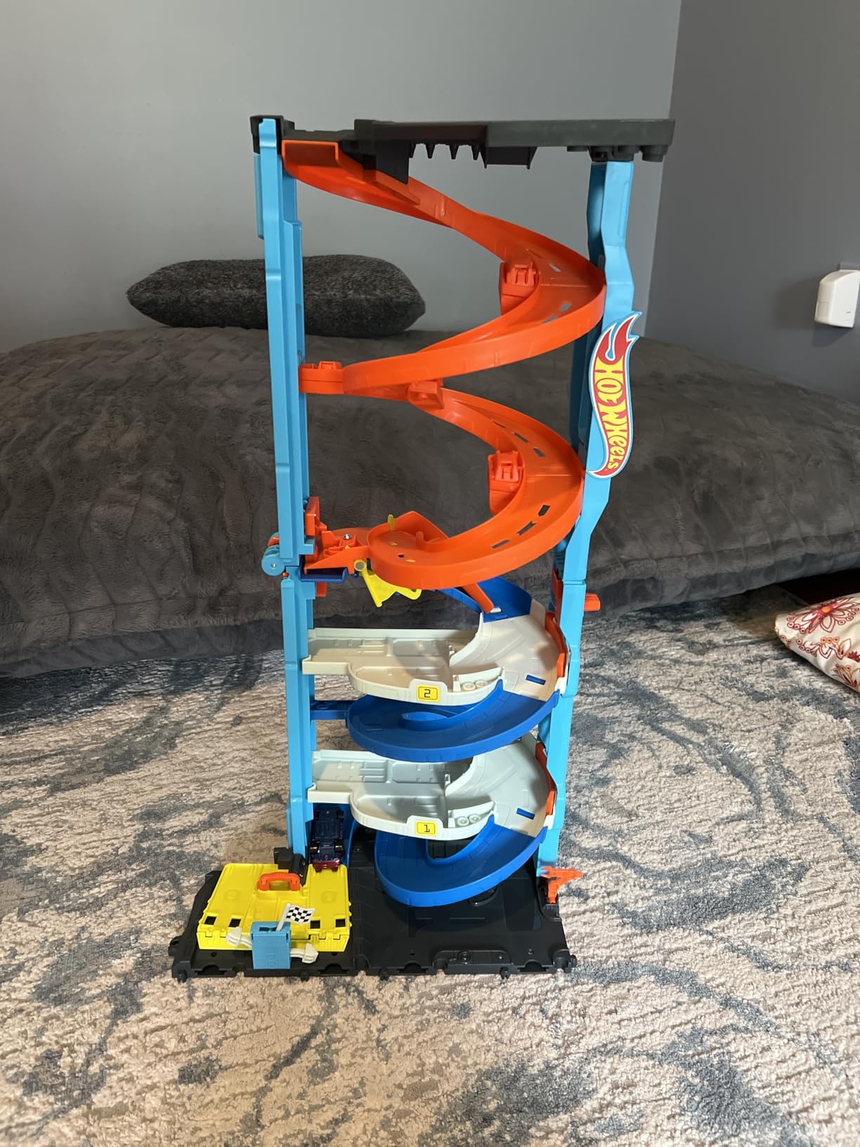 Hot Wheels City Transforming Race Tower & 1 Toy Car customer photo 2