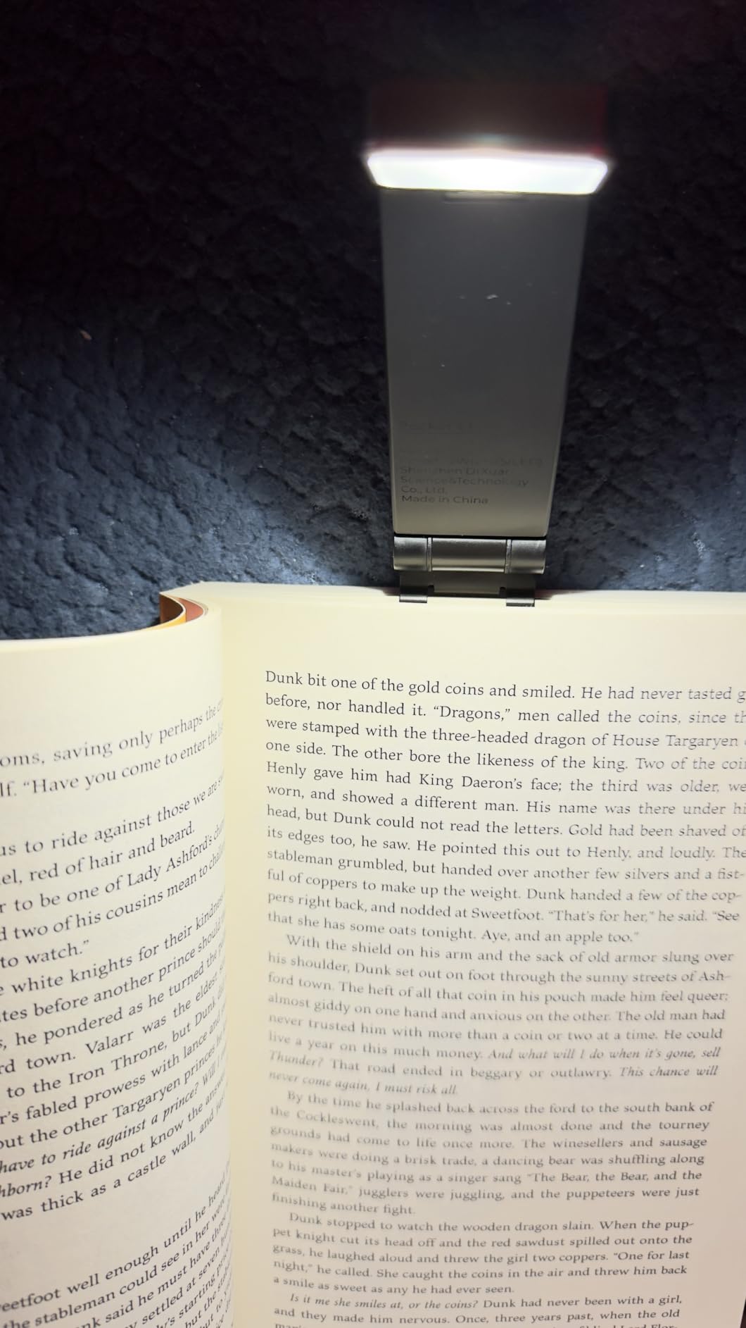 86lux Book Light, Rechargeable Clip-On LED Reading Light for Bed customer photo 2