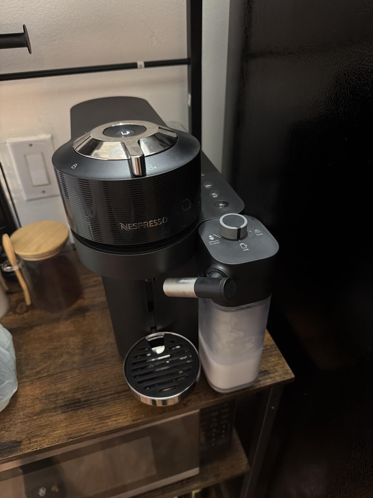 Nespresso Vertuo Lattissima Coffee & Espresso Maker by De'Longhi, White customer photo 2