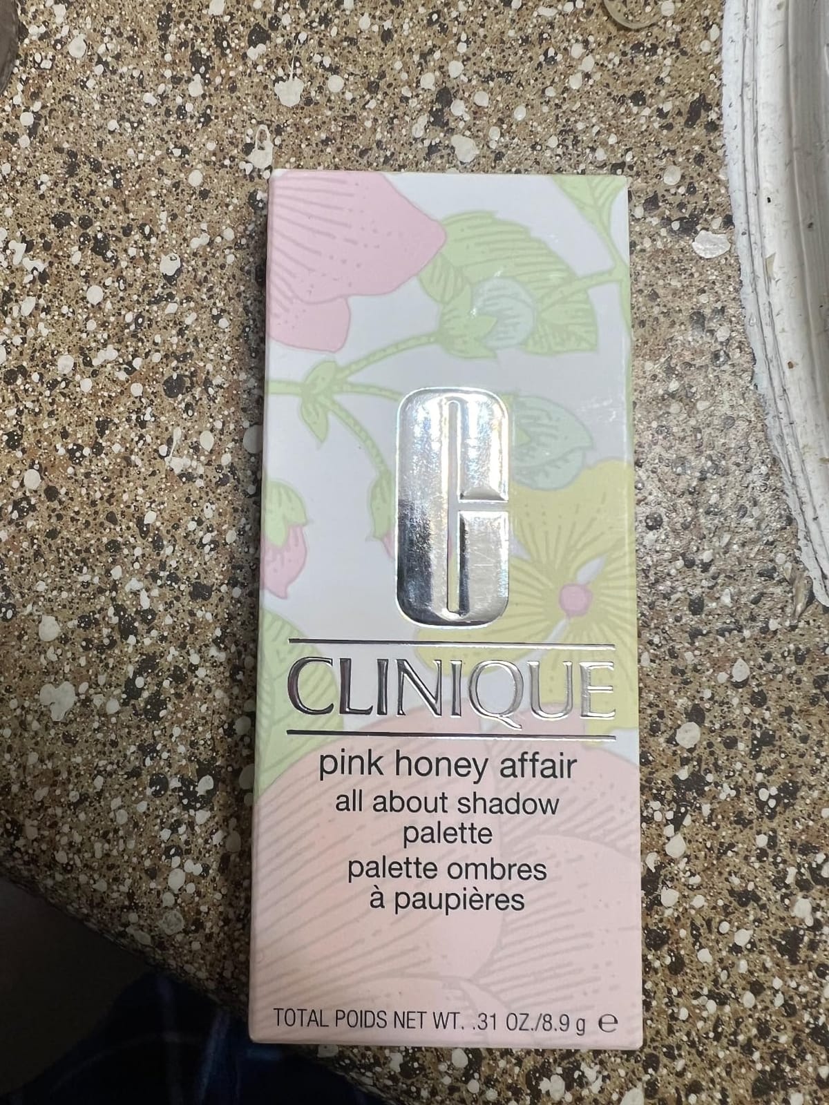 Clinique All About Shadow Eye Shadow Palette, 8 Silky + Buildable Shades | Black Honey, Pink and Nude Honey | Safe For Sensitive Eyes customer photo 2