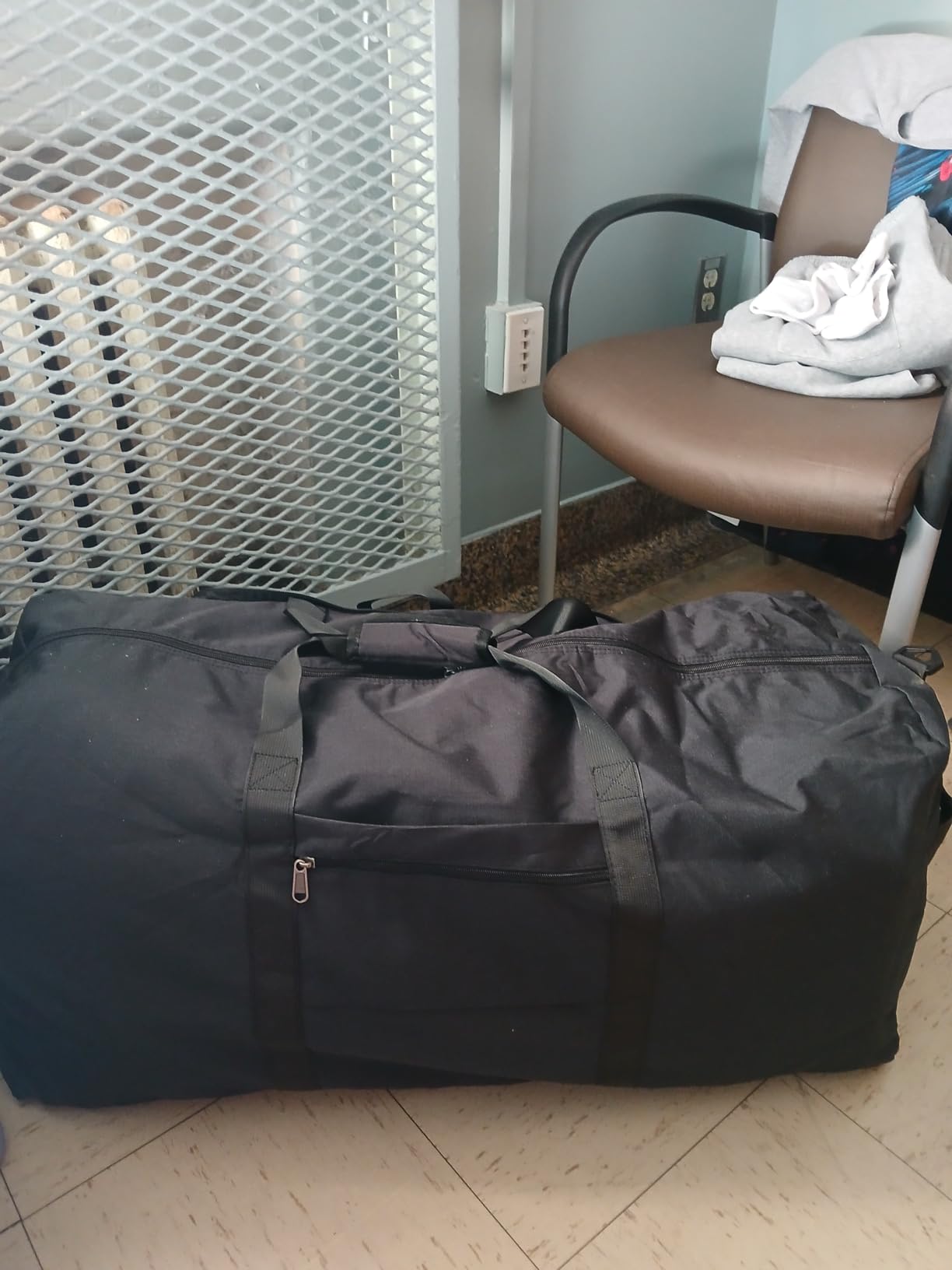 130L Extra Large Duffle Bag for Men, Heavy Duty Large Duffle Bag for Travel customer photo 1