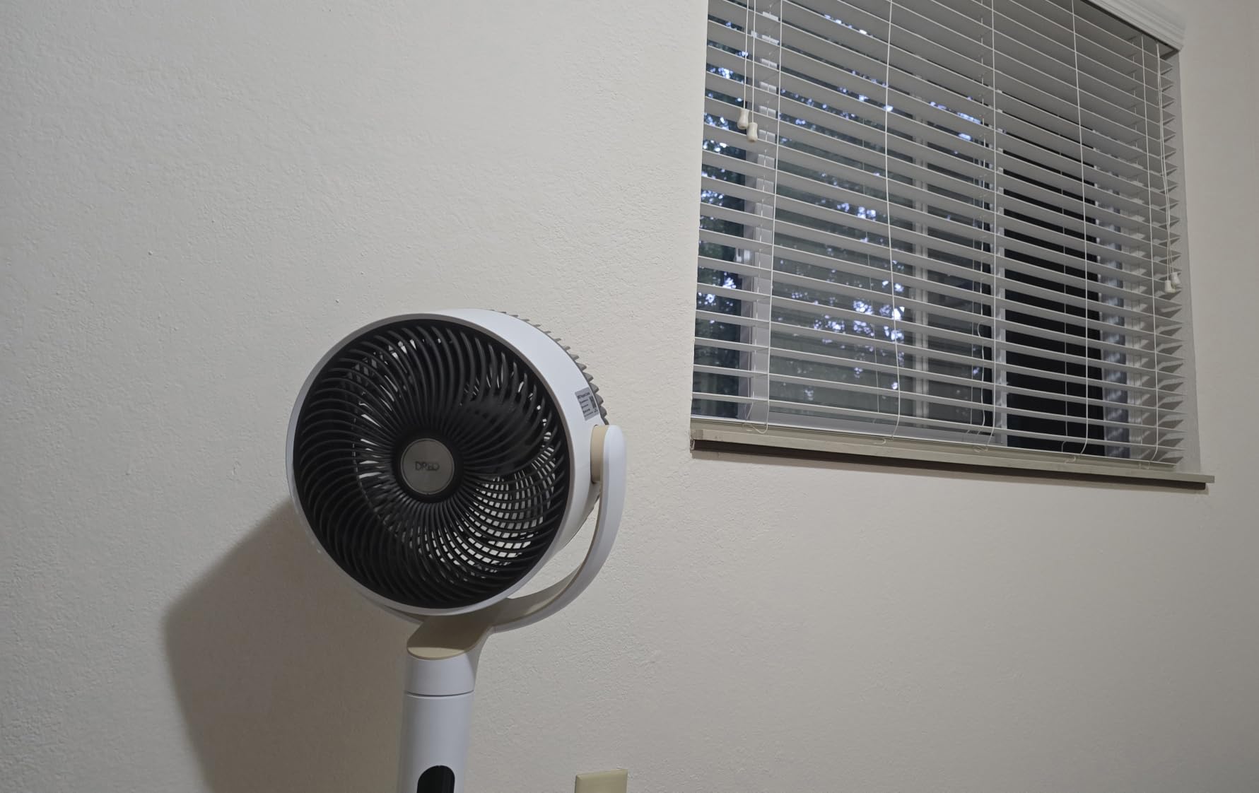 DREO Fan for Bedroom, Standing Oscillating Fan for Whole Room, Quiet Fan customer photo 1