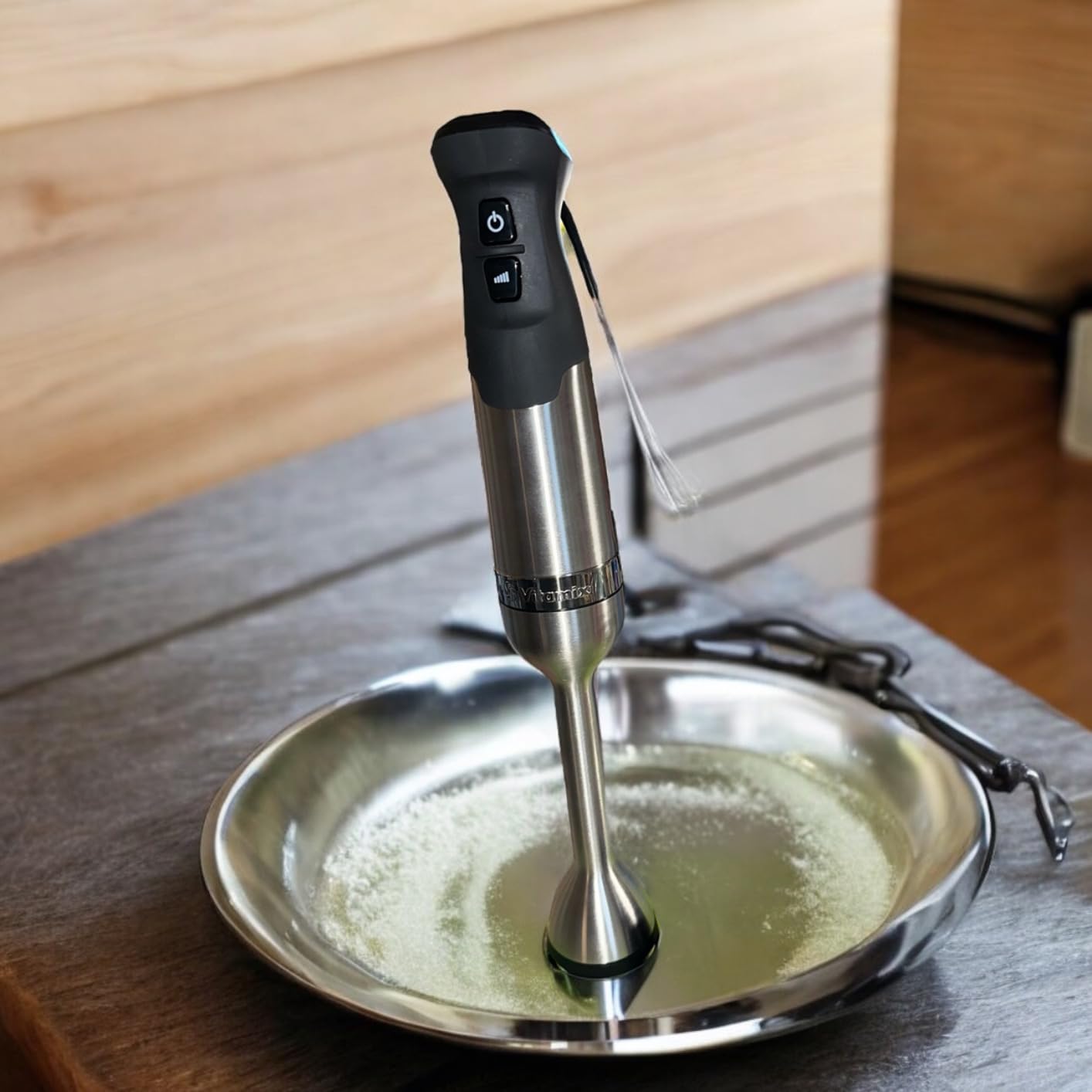 Vitamix 5-Speed Immersion Blender, 625-Watt Motor, Stainless Steel/White customer photo 1