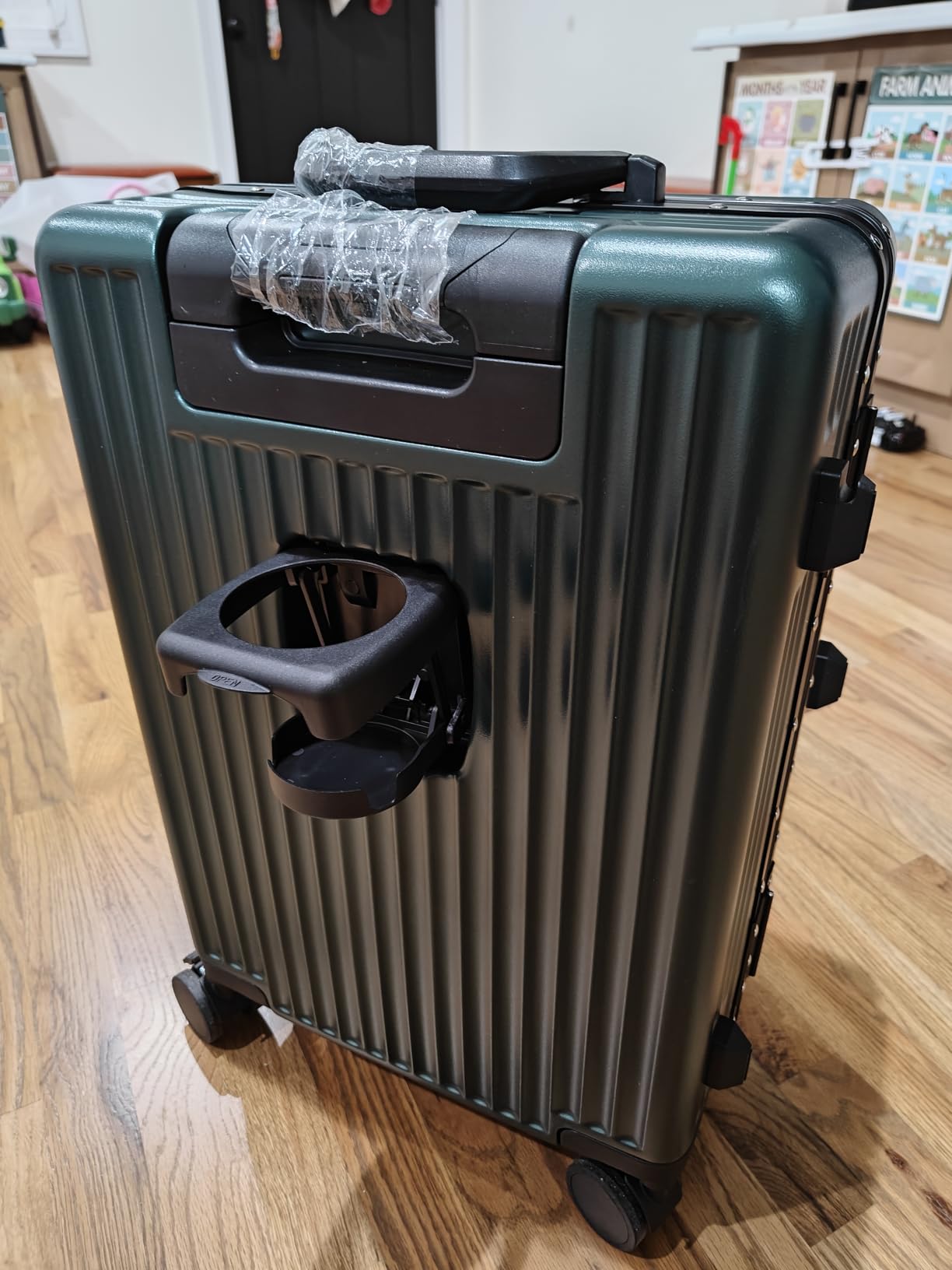Carry on suitcase Zipperless Luggage,Polycarbonate Aluminum Hard Shell, Expandable Carry-On Suitcase with Spinner Wheels, Hardshell Luggage, 20 Inch Cabin customer photo 2