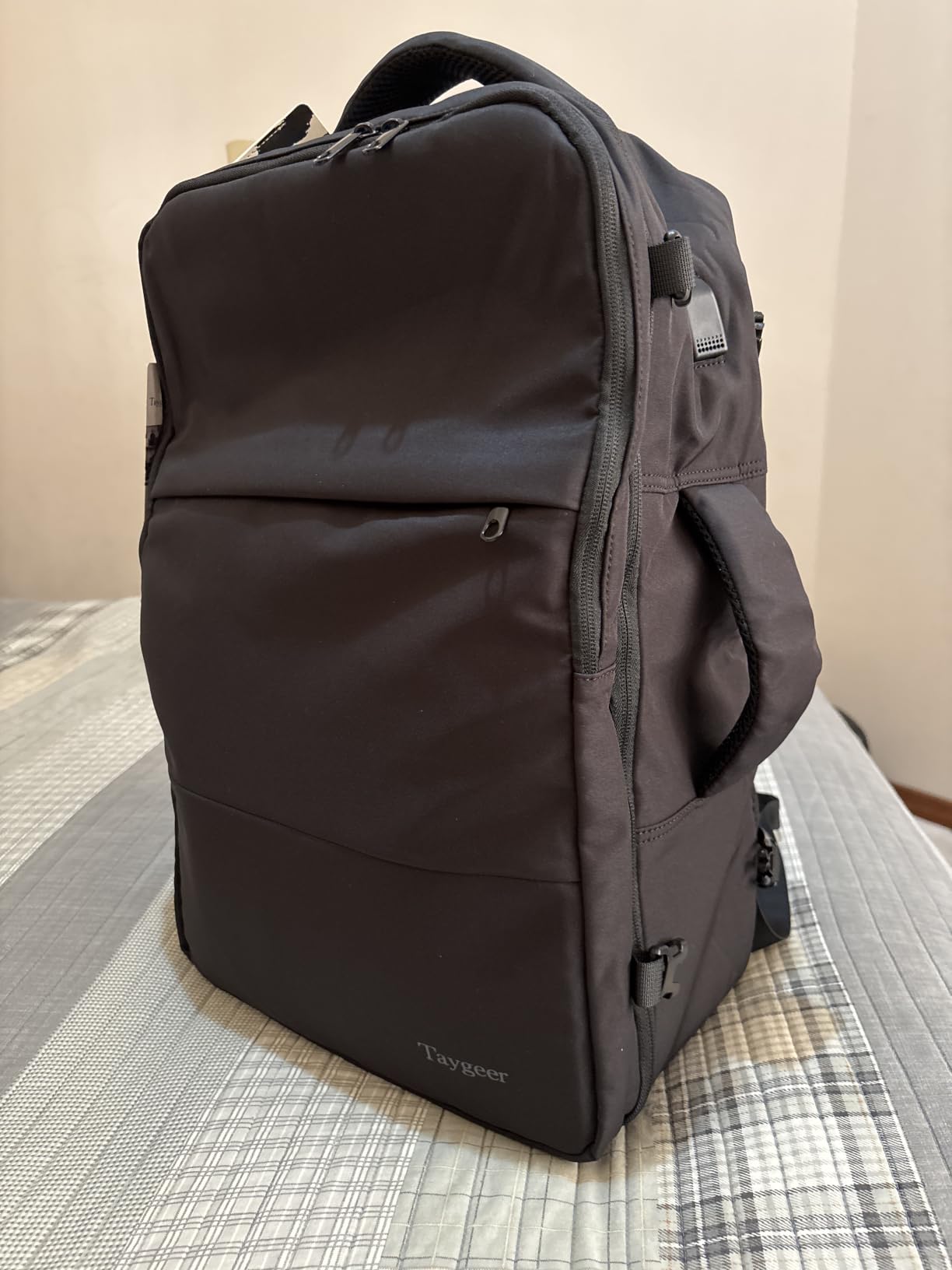Taygeer Large Travel Backpack for Men Women, 35L Carry On Backpack customer photo 1
